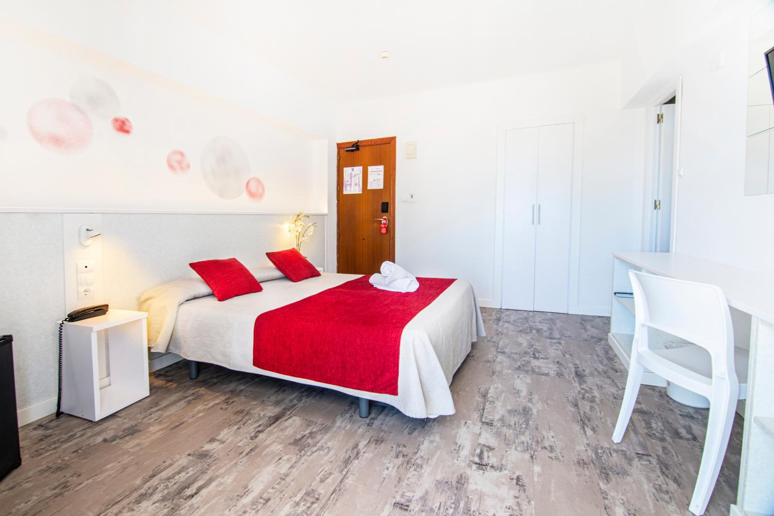 Economy Double Room photo 3
