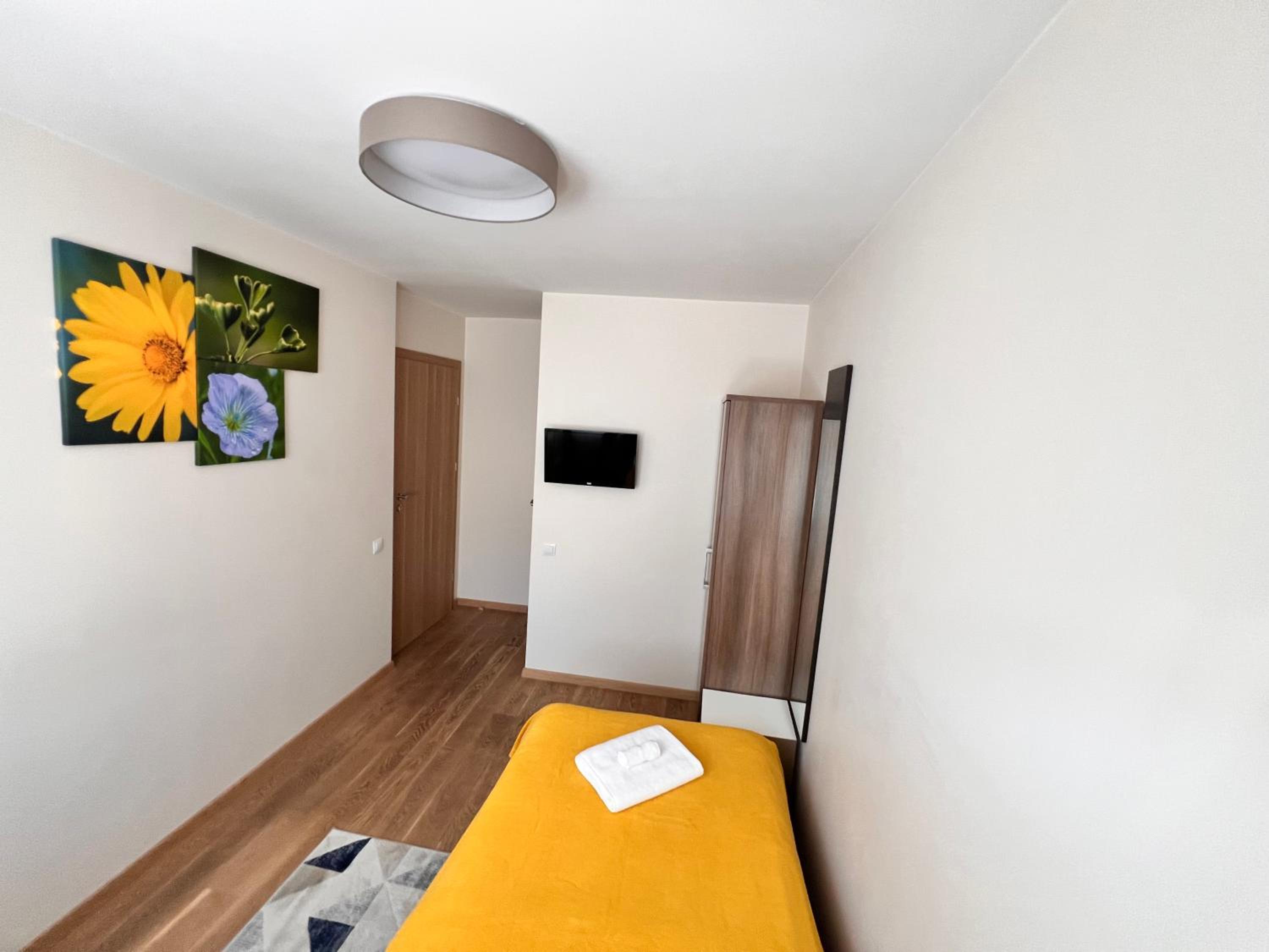Single Room with Shared Bathroom photo 3