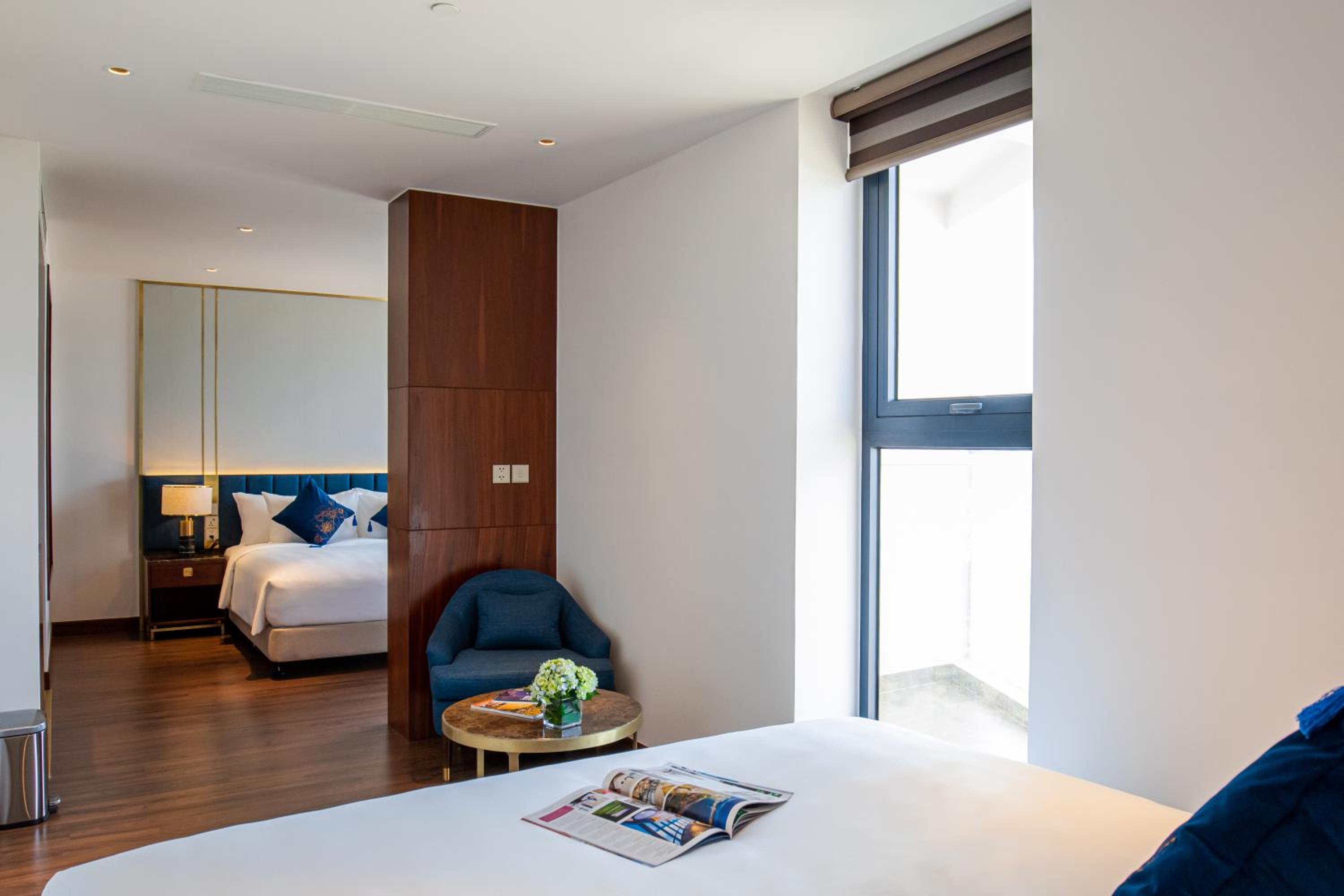 King Suite with Two King Beds with Balcony and Sea View - Photo 2