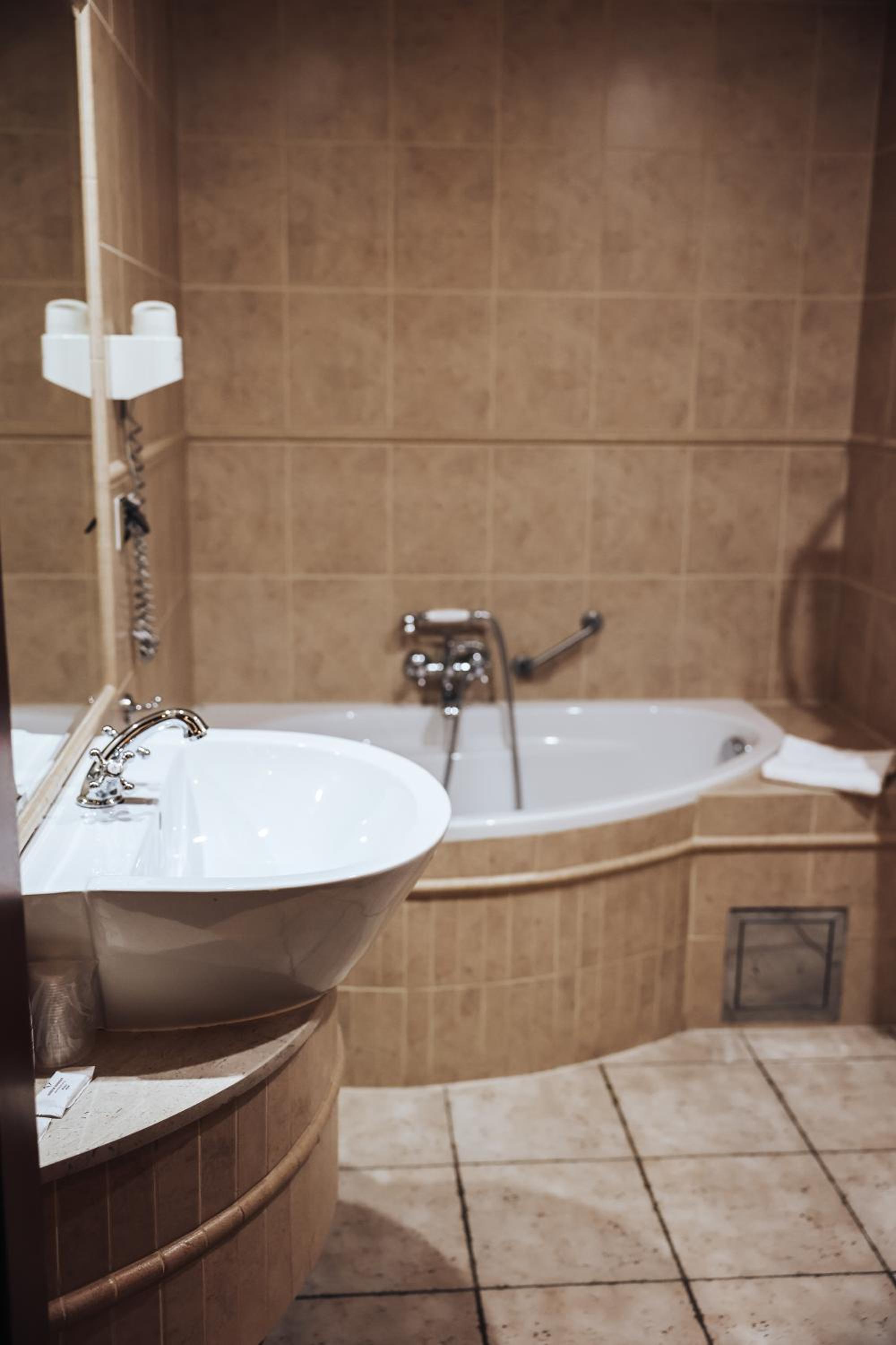 Suite - Photo 4