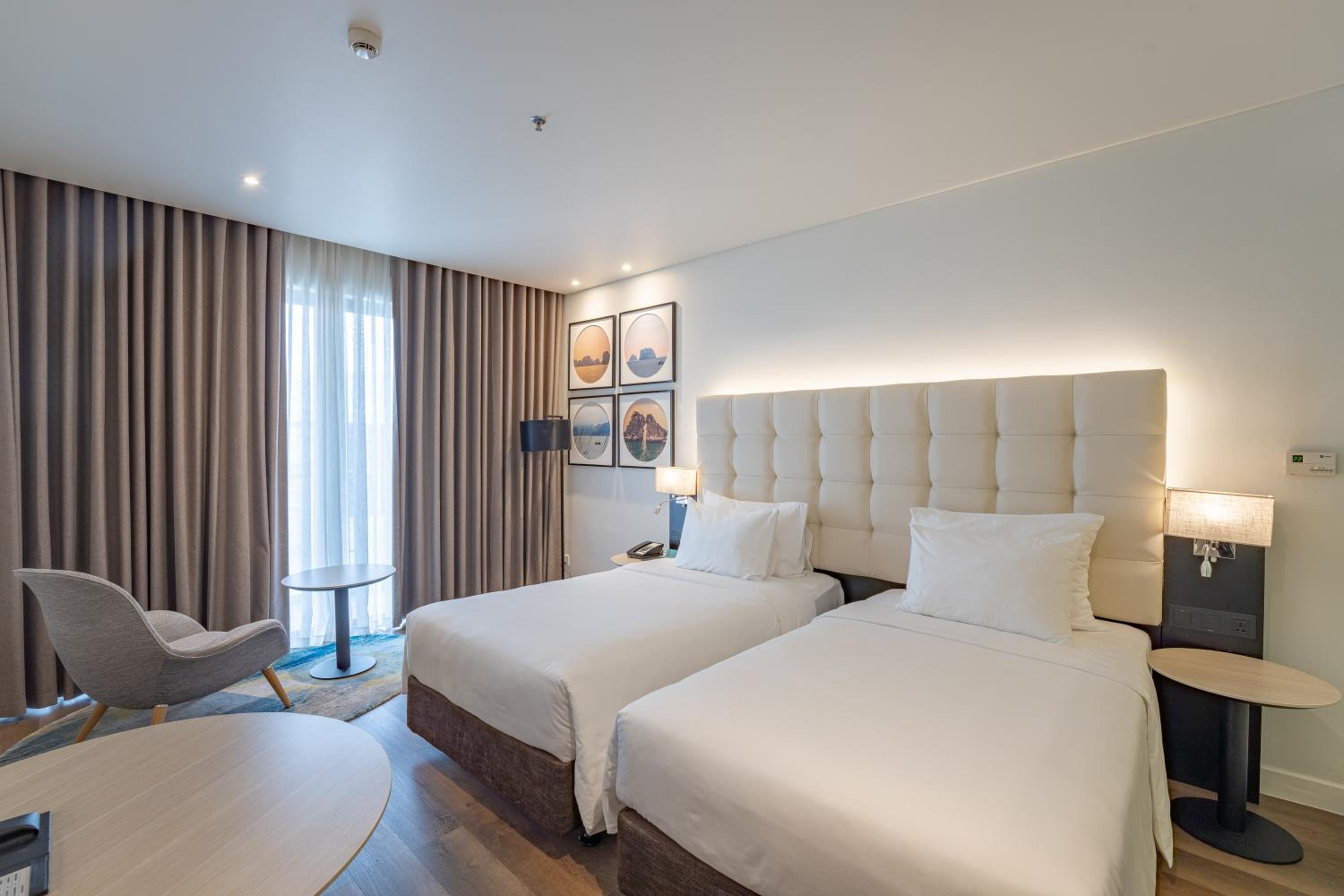 Deluxe Twin Room with City View - Non-Smoking - Photo 4