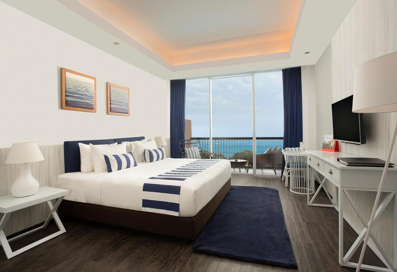 Deluxe King Ocean View - Photo 1