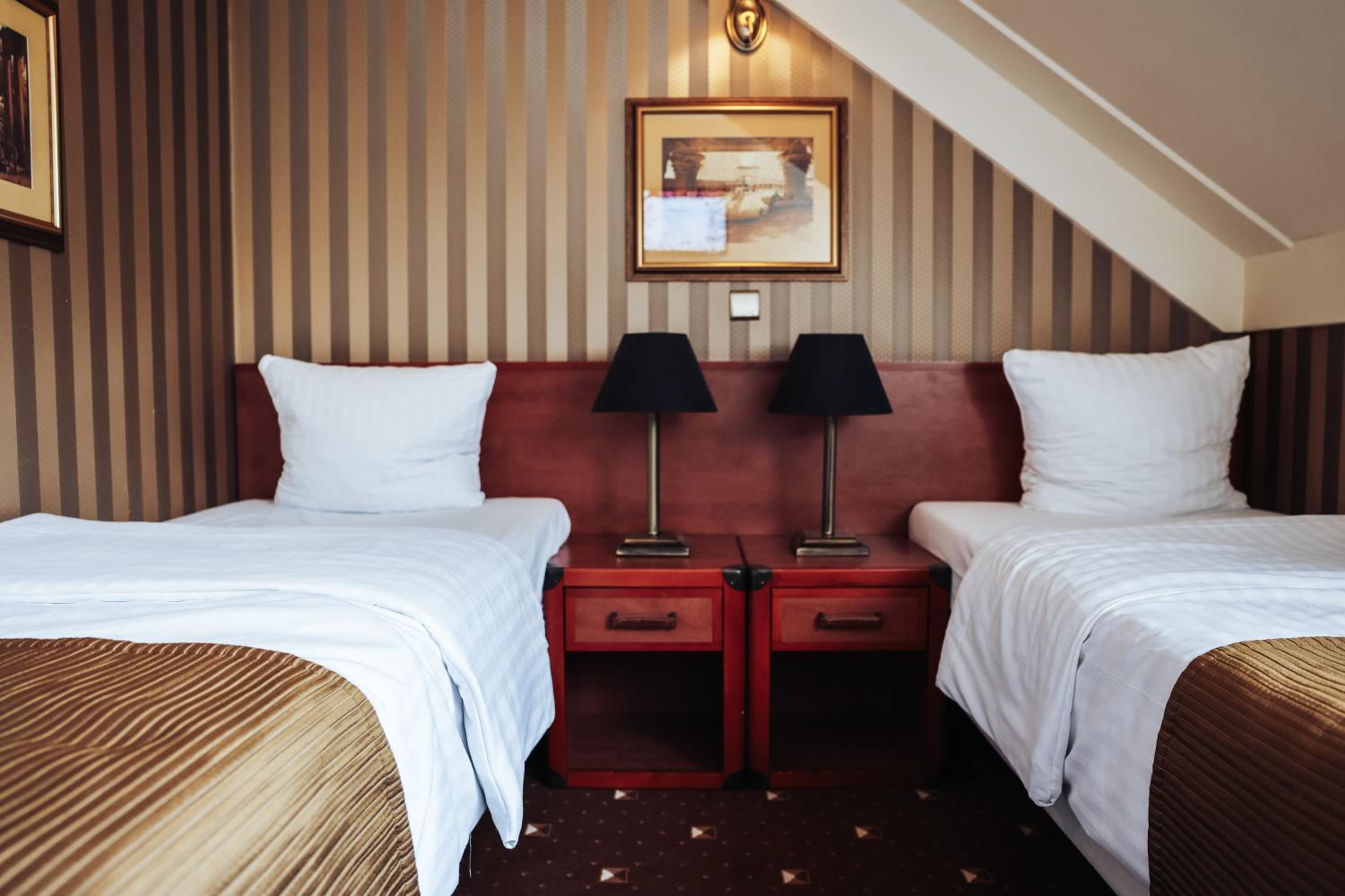 Standard Twin Room - Photo 1