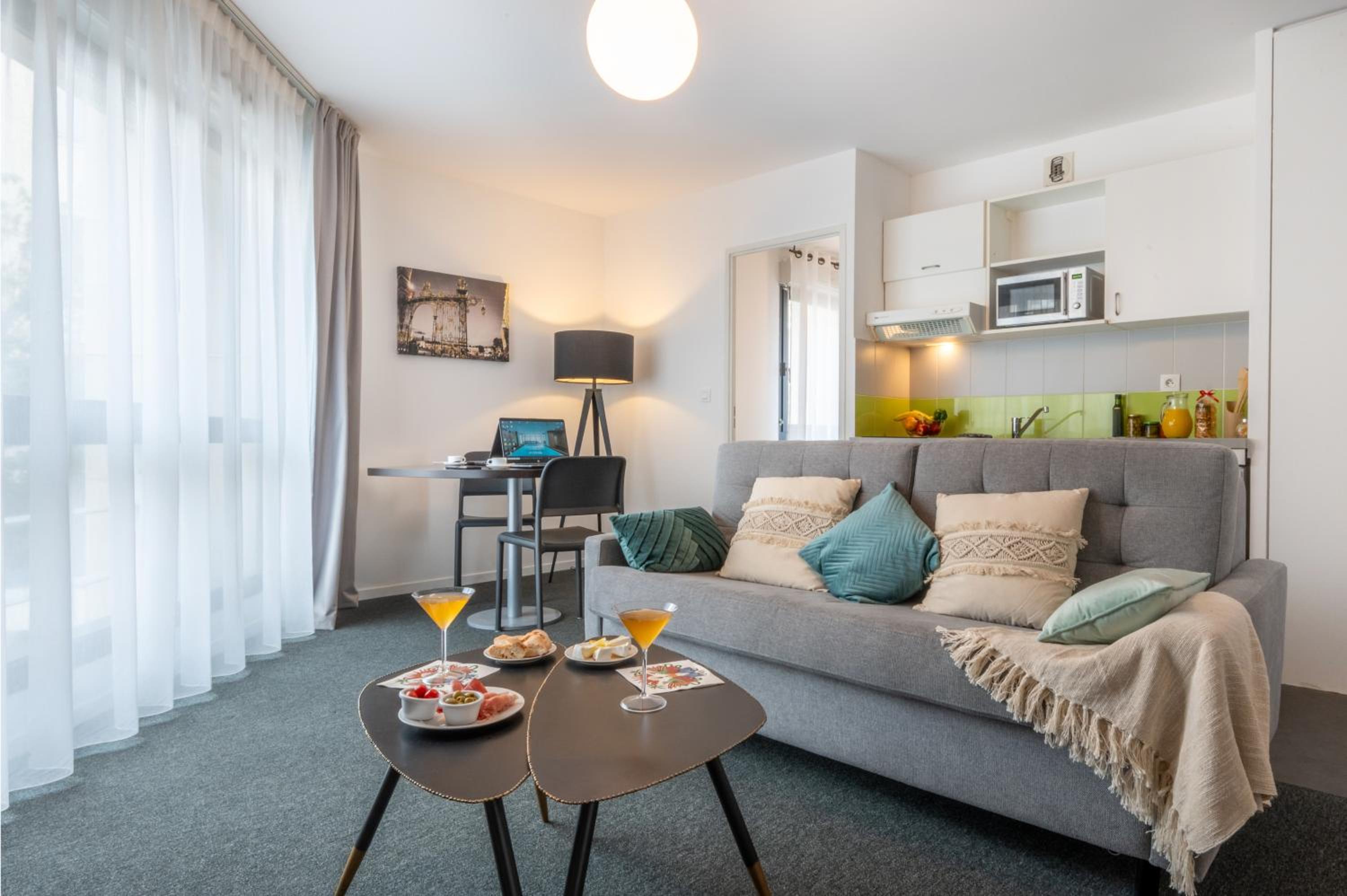 One-Bedroom Apartment (4 Adults) - Photo 1