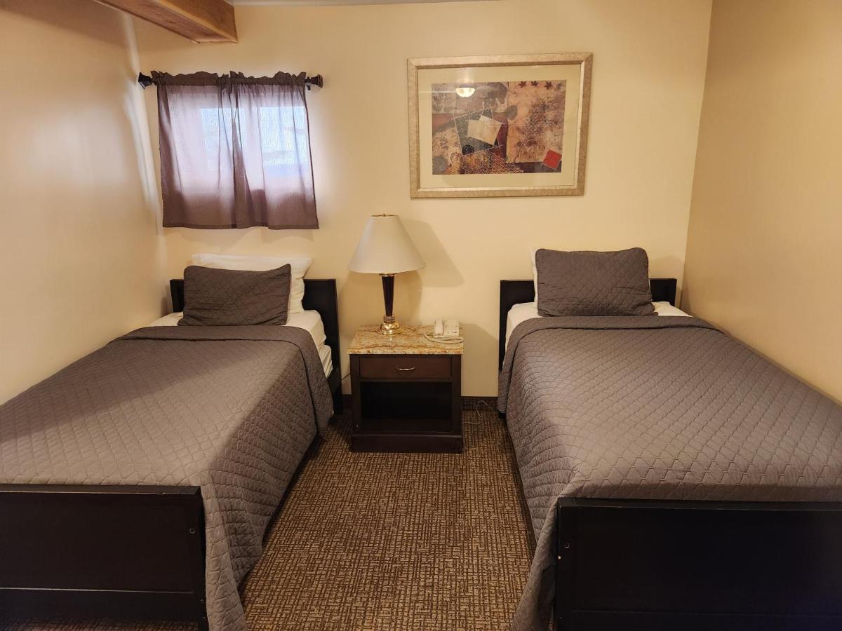 Family suite (Not pet friendly)
