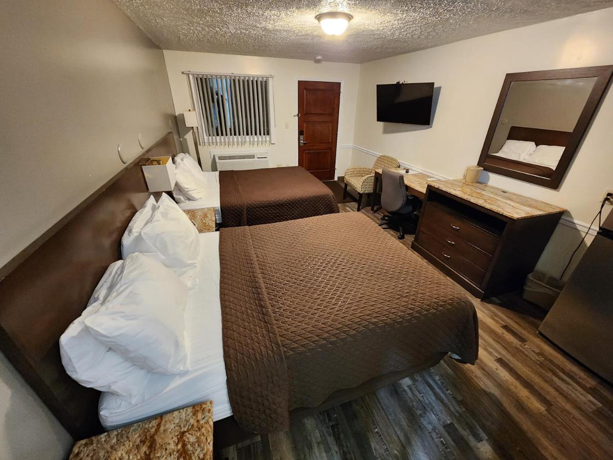 Queen room with 2 queen beds