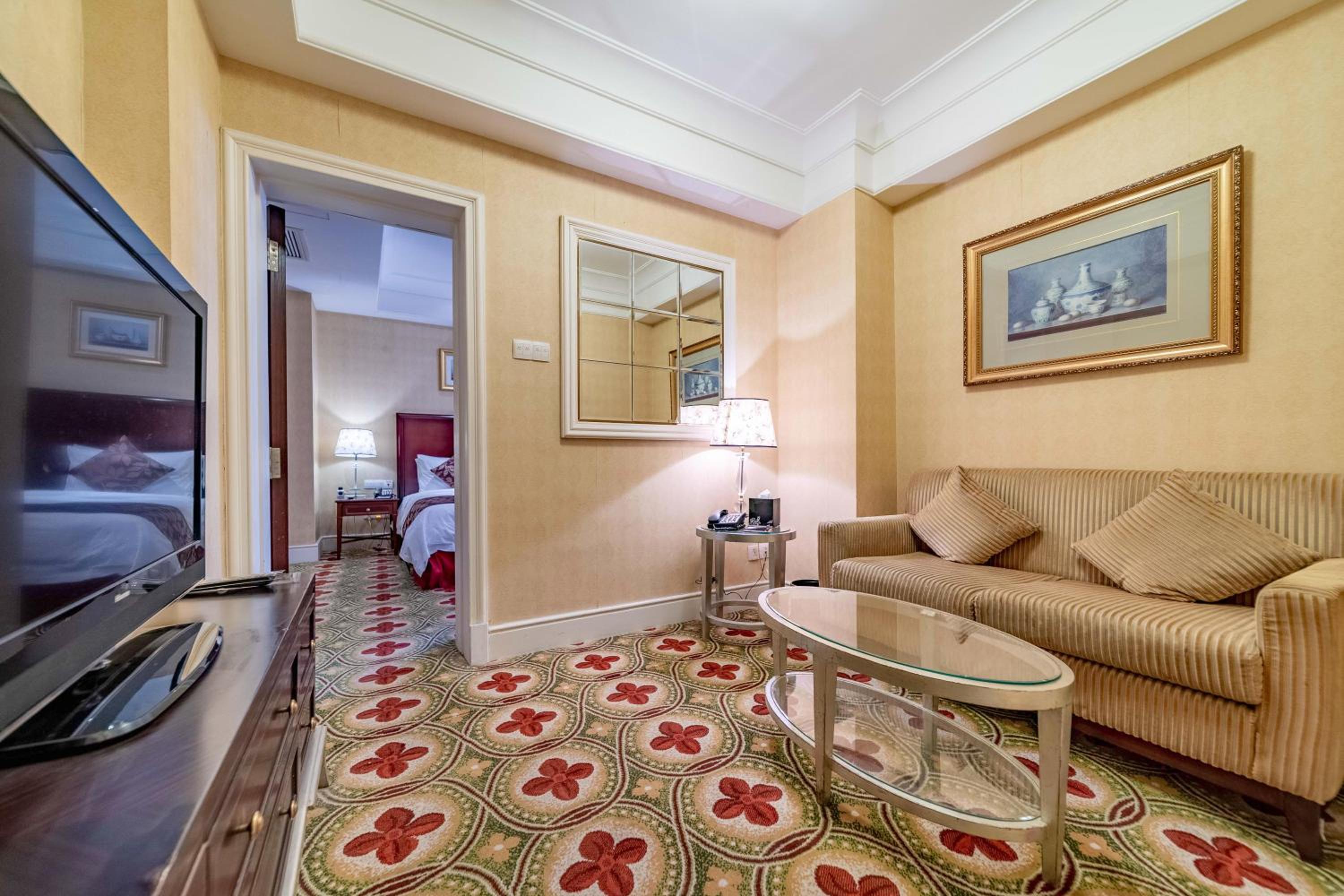 Deluxe Twin Suite with Two Twin Beds - Non-Smoking - Photo 1