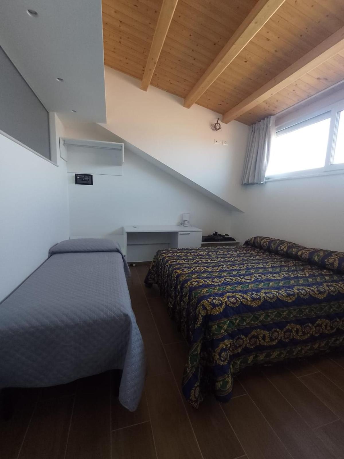 Triple Room with Private Bathroom photo 1