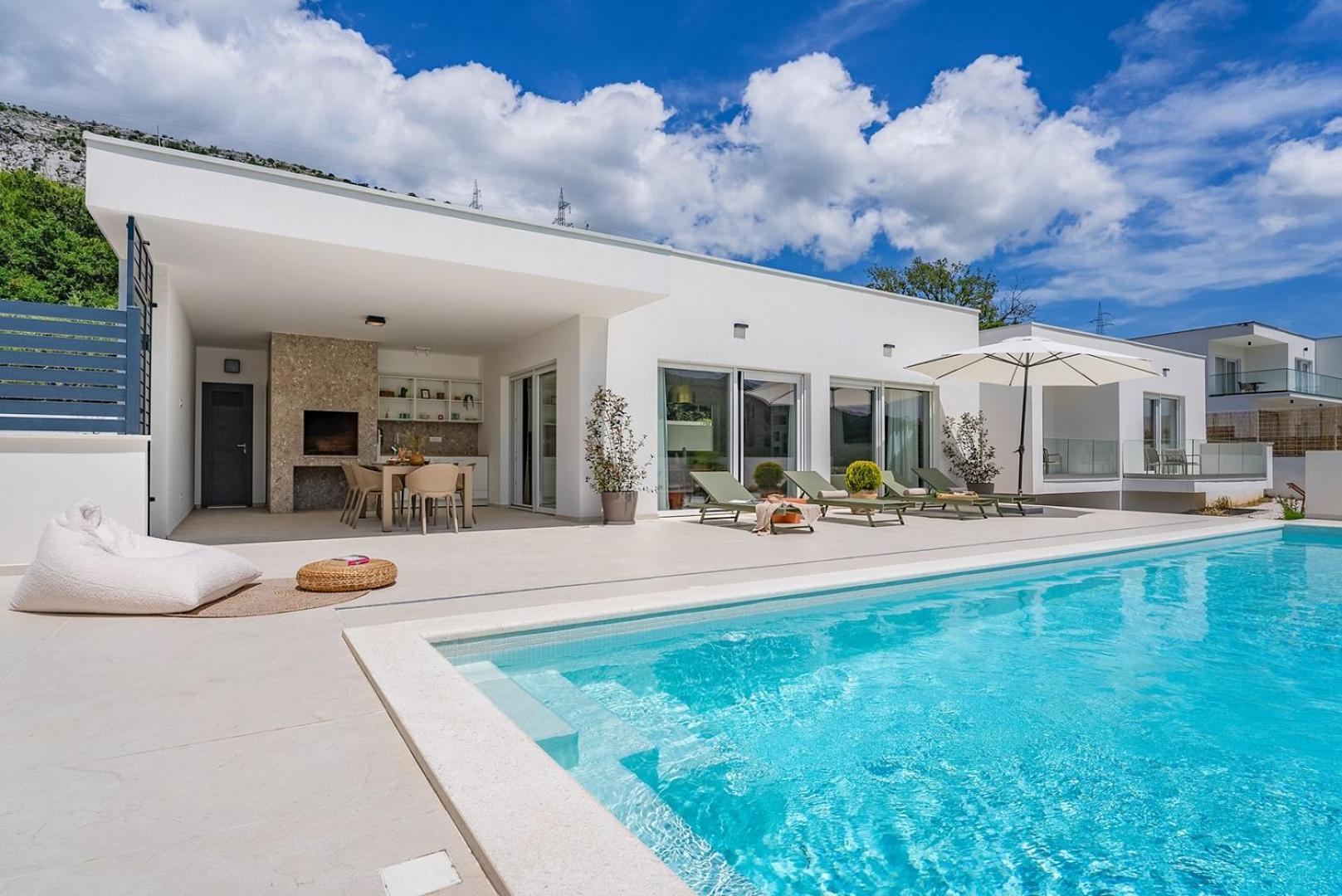 Villa with Private Pool photo 2