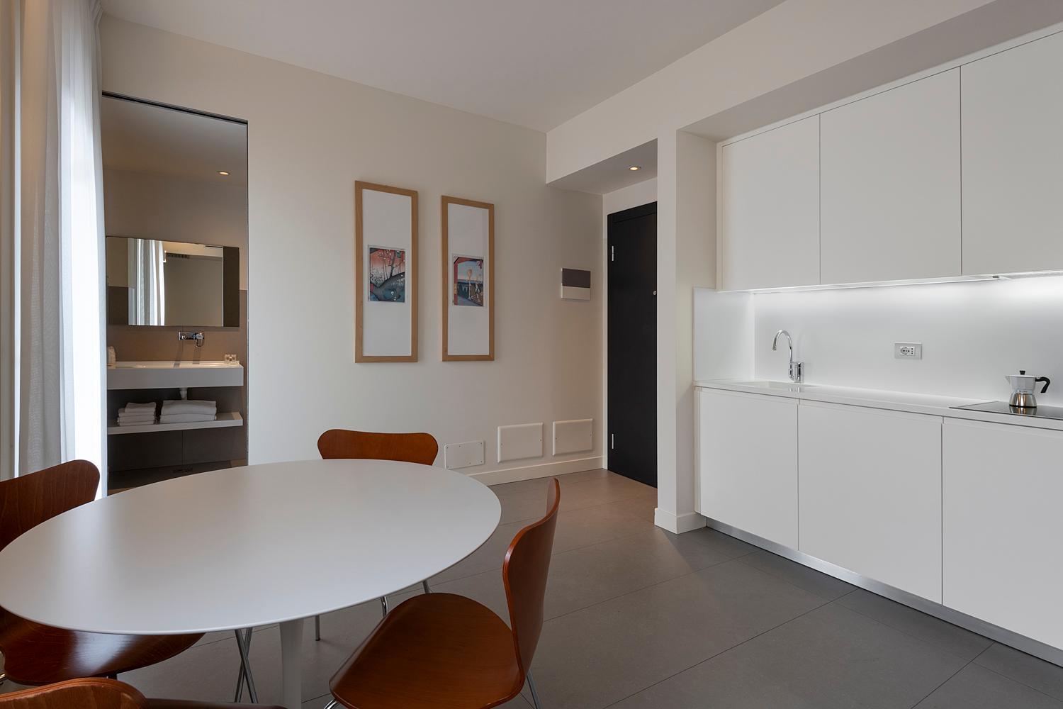 Apartment photo 2