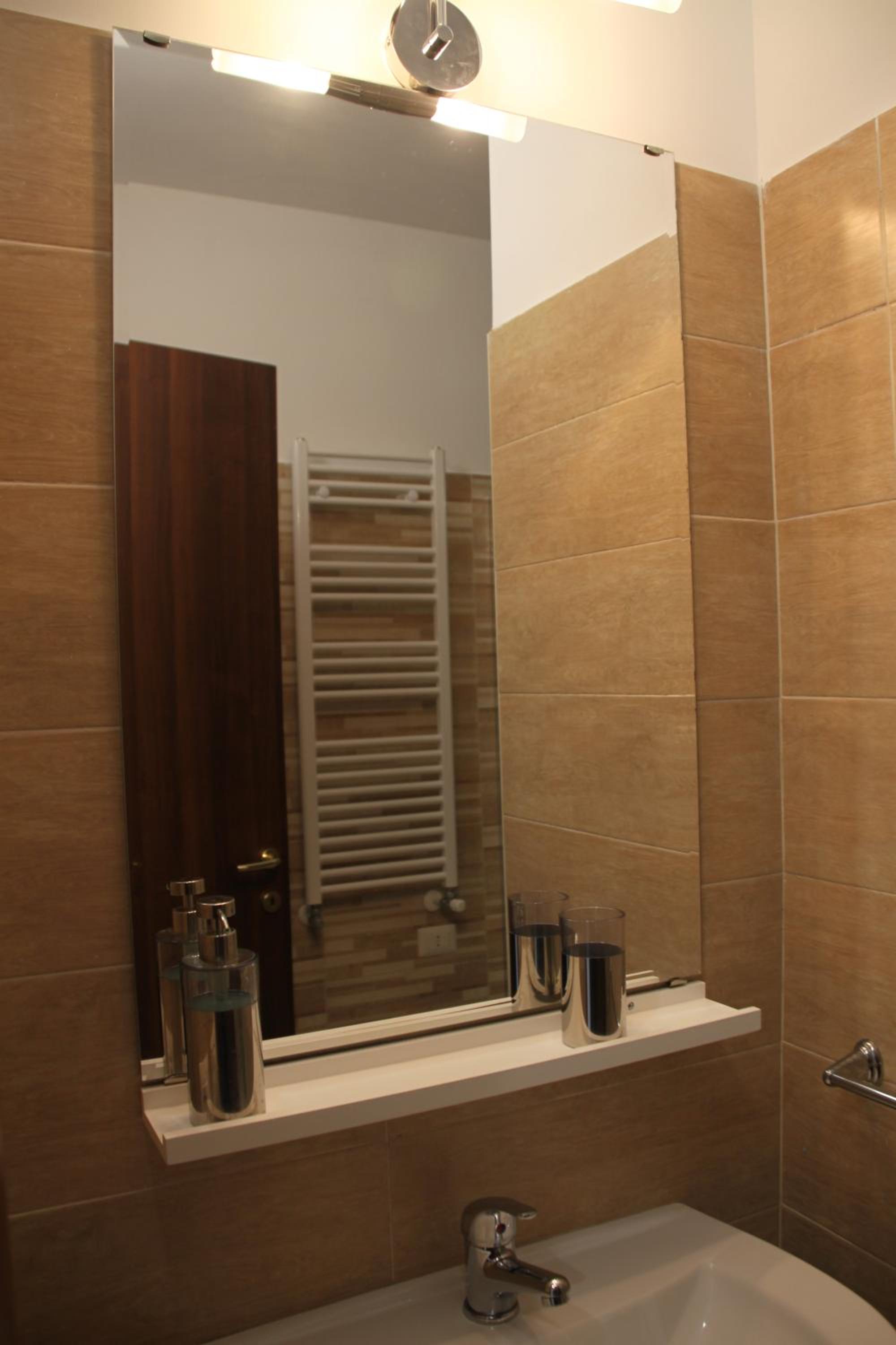 Single Room with Private Bathroom photo 2