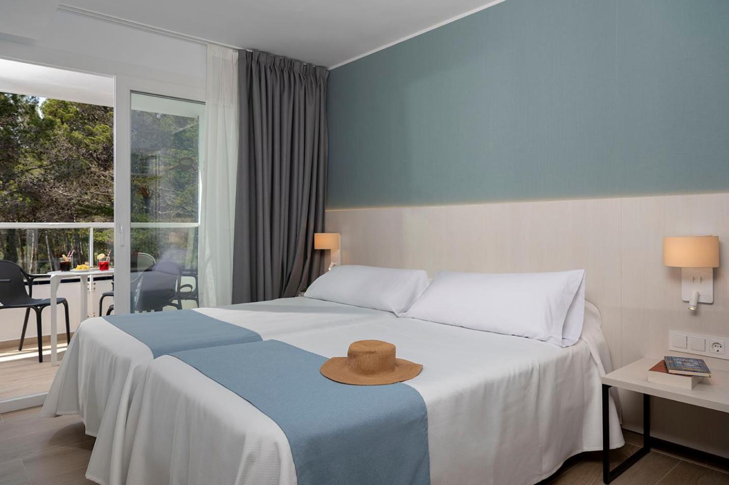 Suite (2 Adults + 1 Child) thumbnail 6