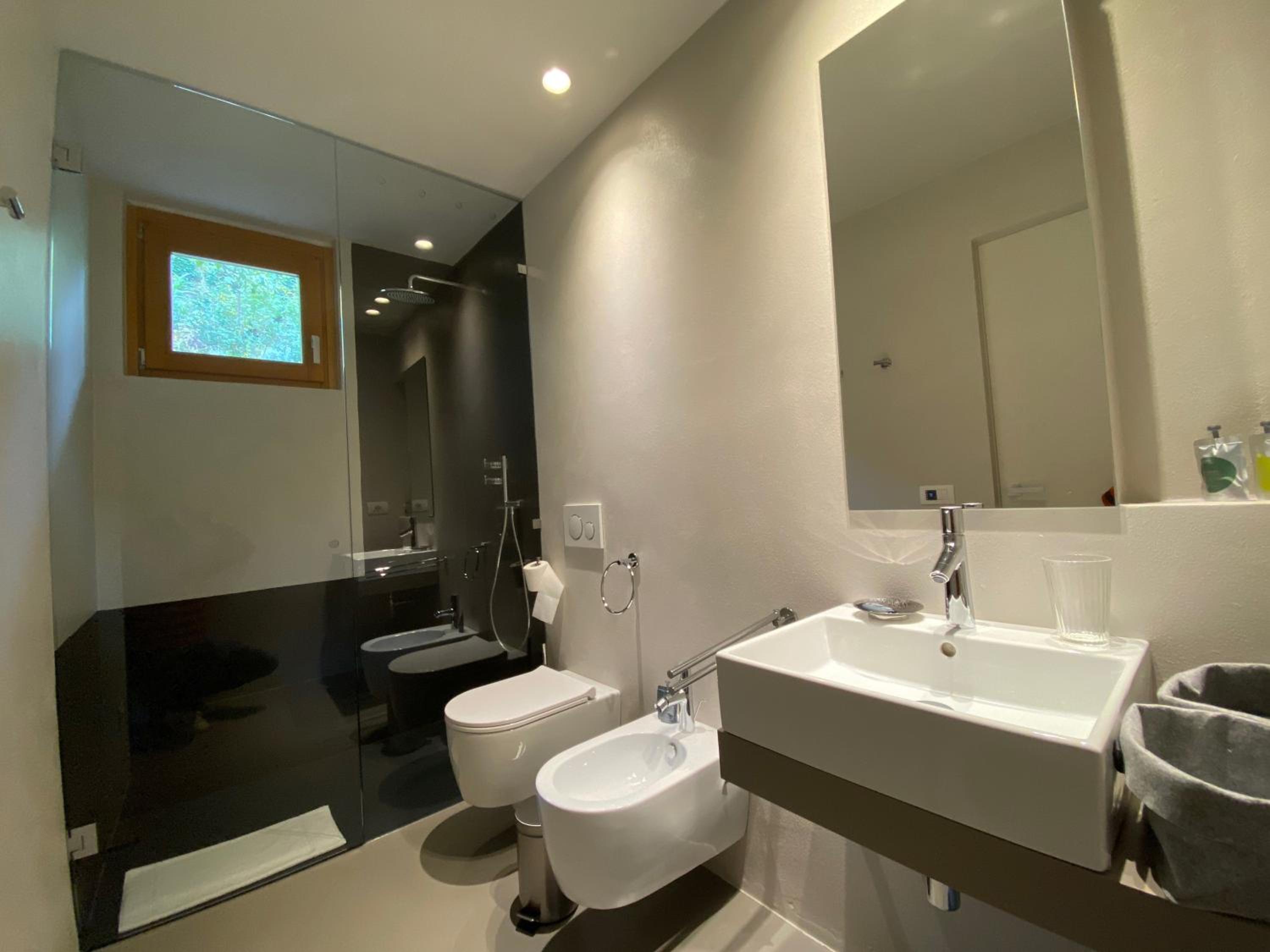 Standard Double Room - Photo 5