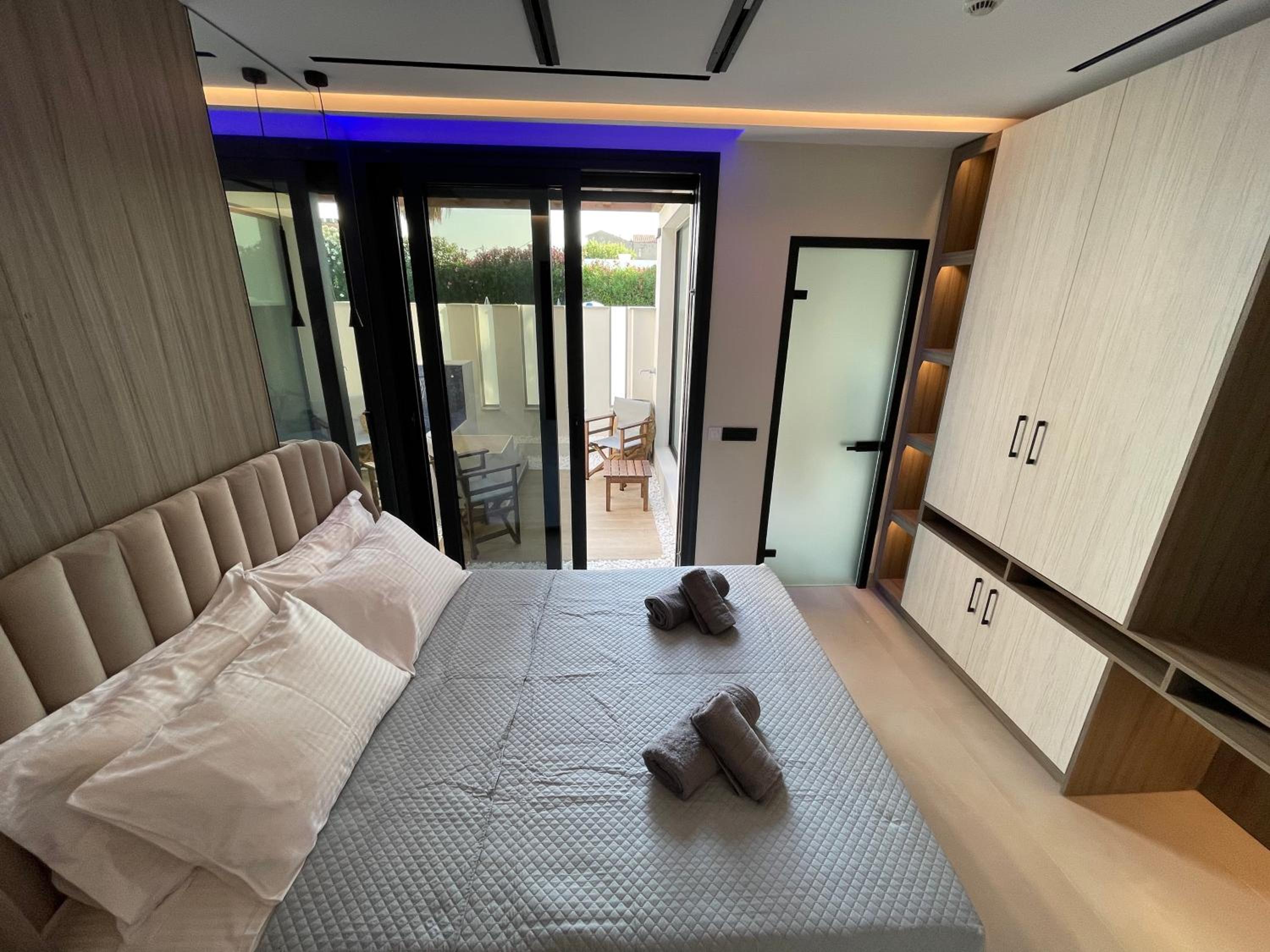 Villa - Beach Front