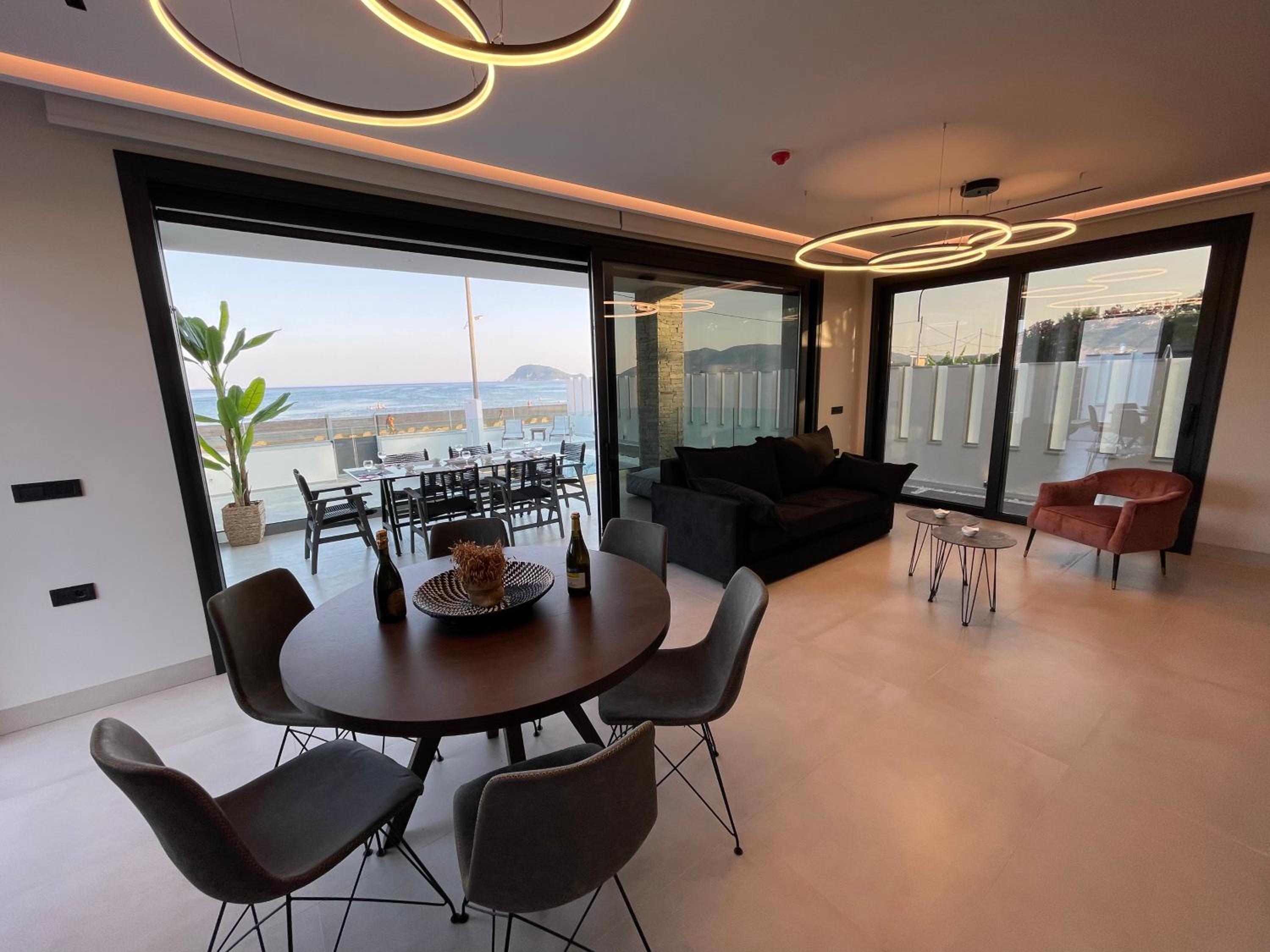 Villa - Beach Front photo 2