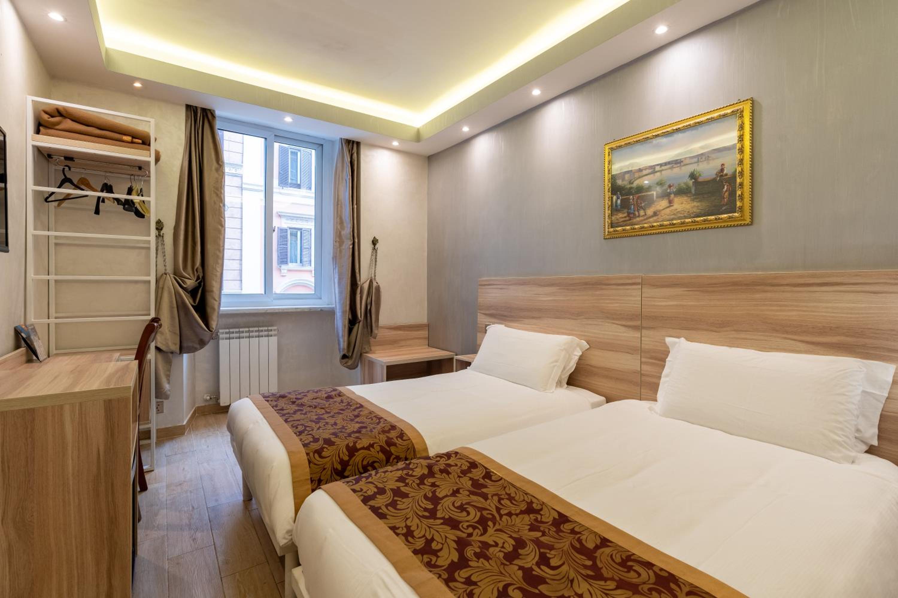 Double Room With Private Bathroom photo 2