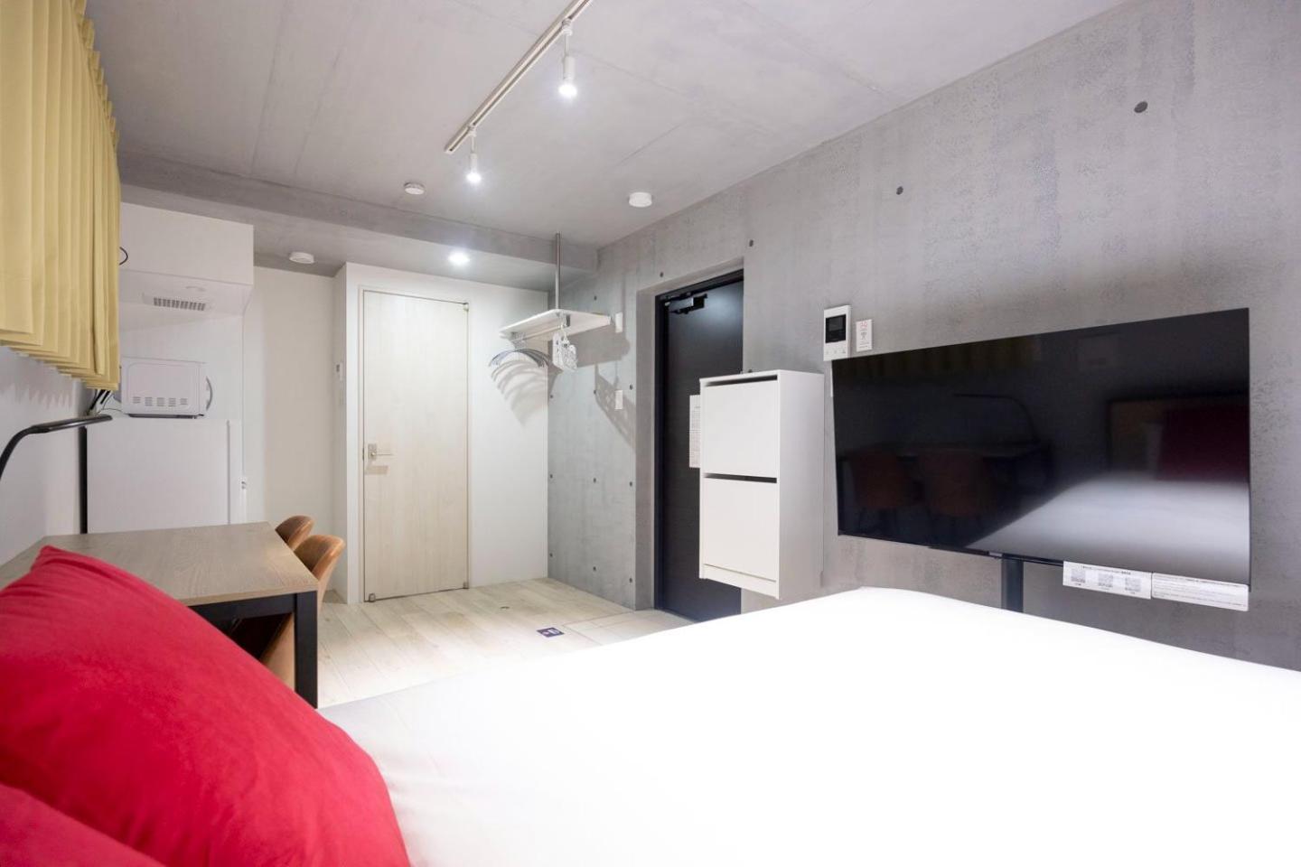 One-Bedroom Apartment photo 3