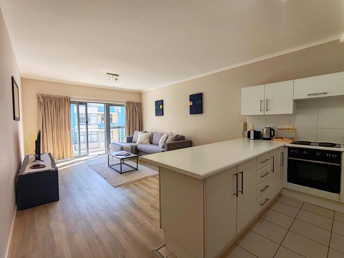 Apartment photo 2