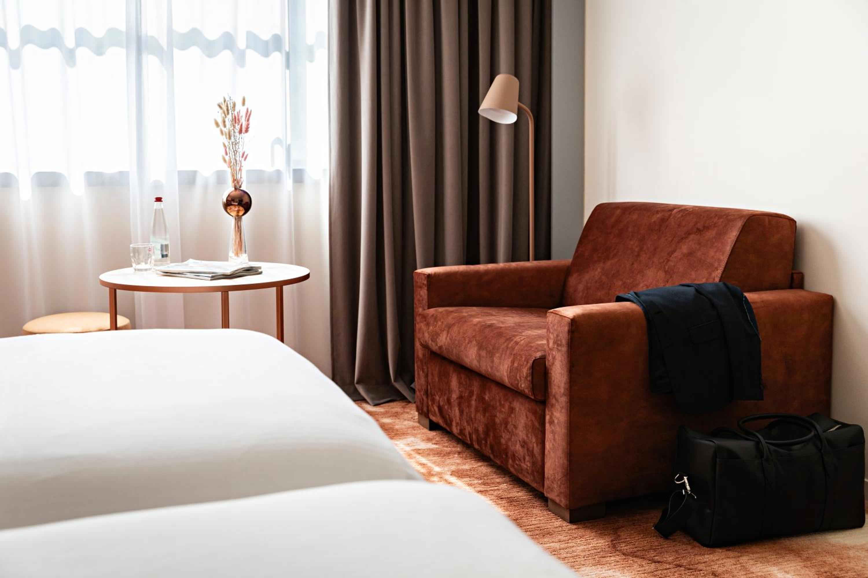 Superior Room With Two Single Beds And One Children Sofa thumbnail 6