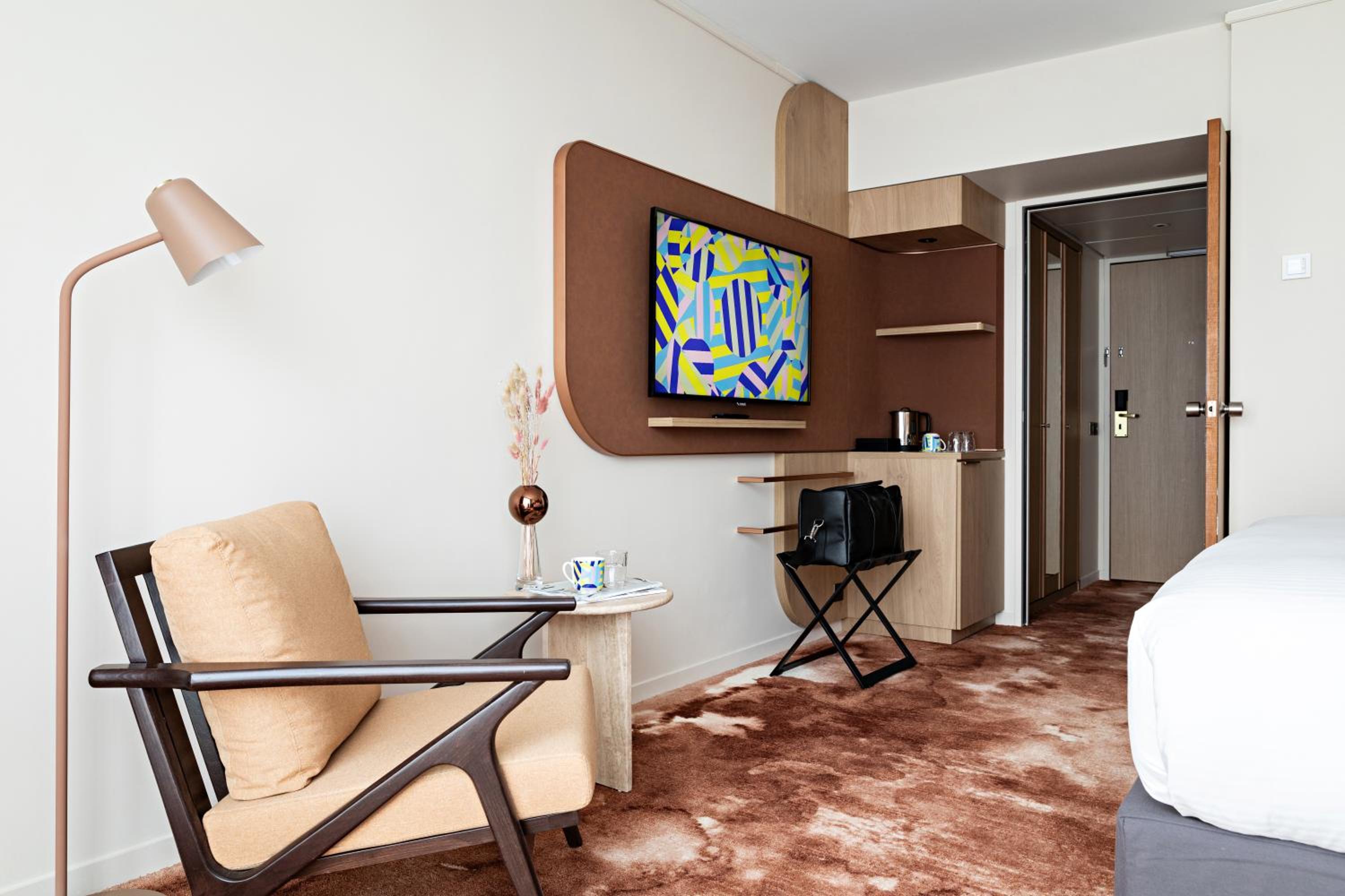 Superior Twin Room thumbnail 5