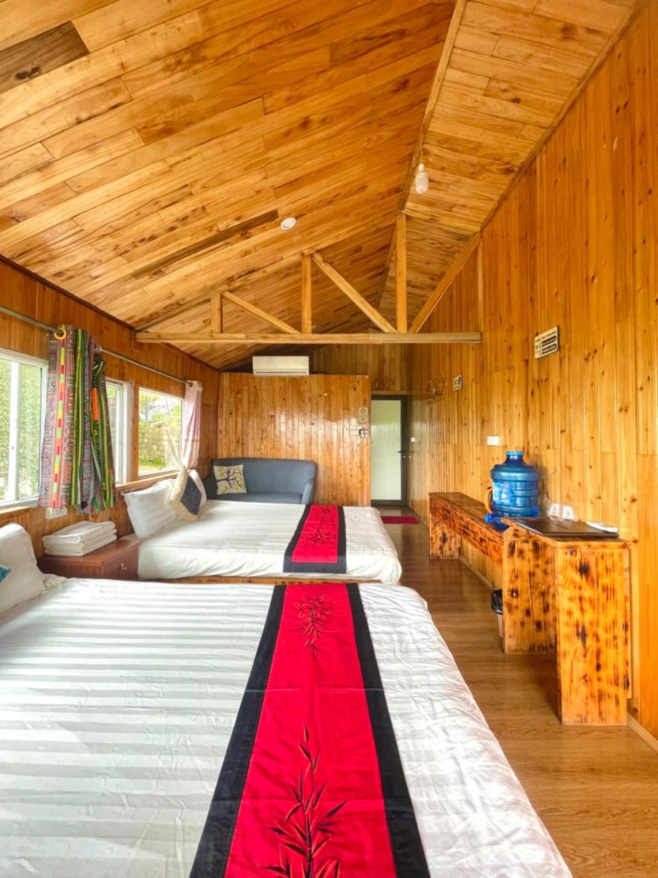 Family Room with Mountain View photo 3