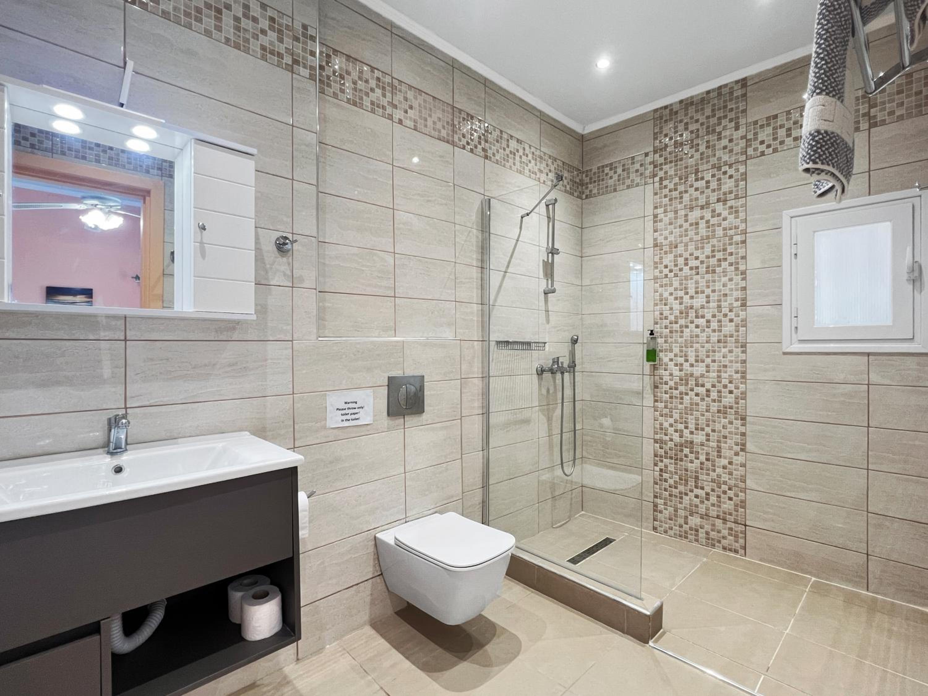 Large Studio with Sea View - Photo 4