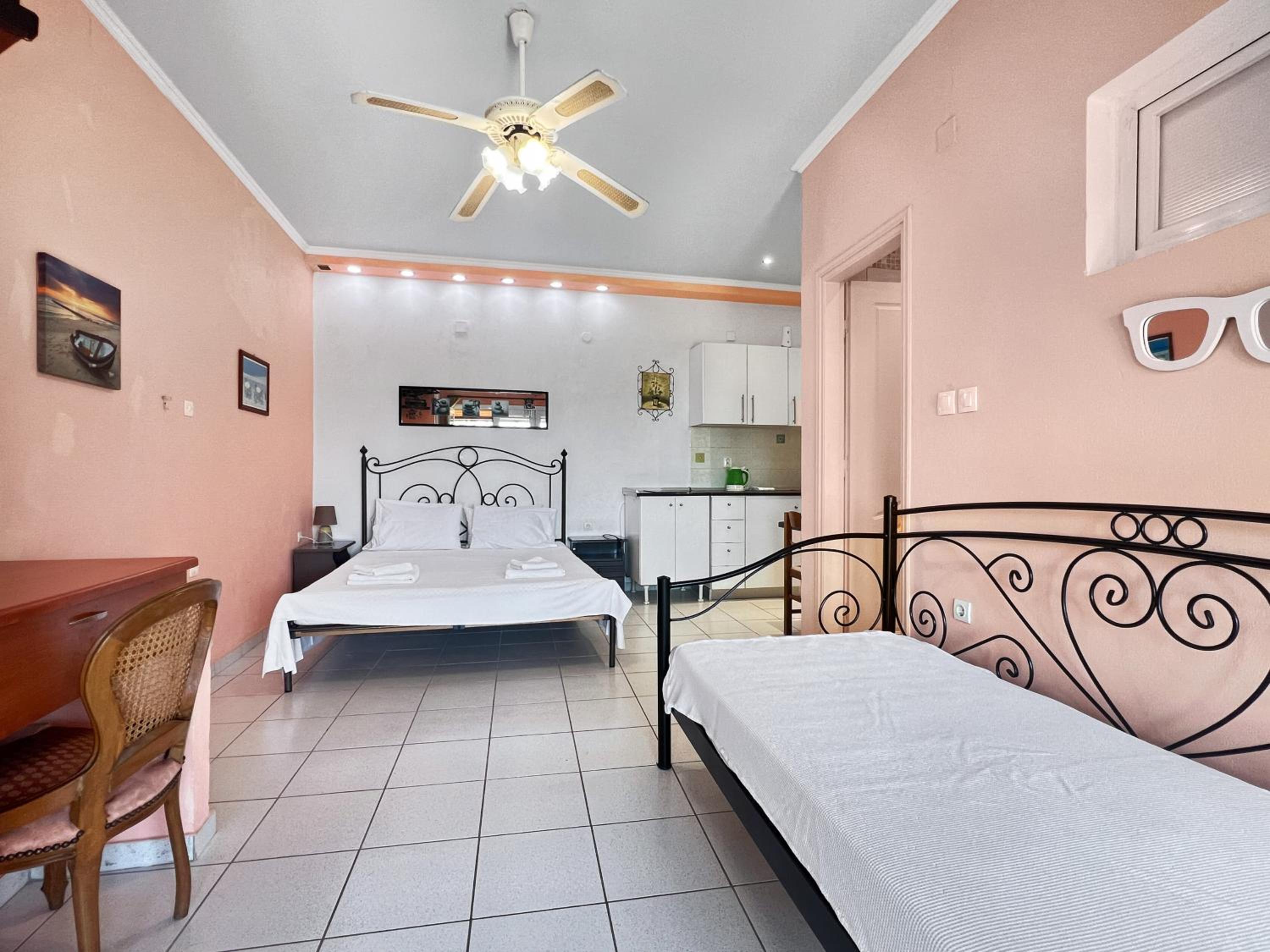 Large Studio with Sea View - Photo 5
