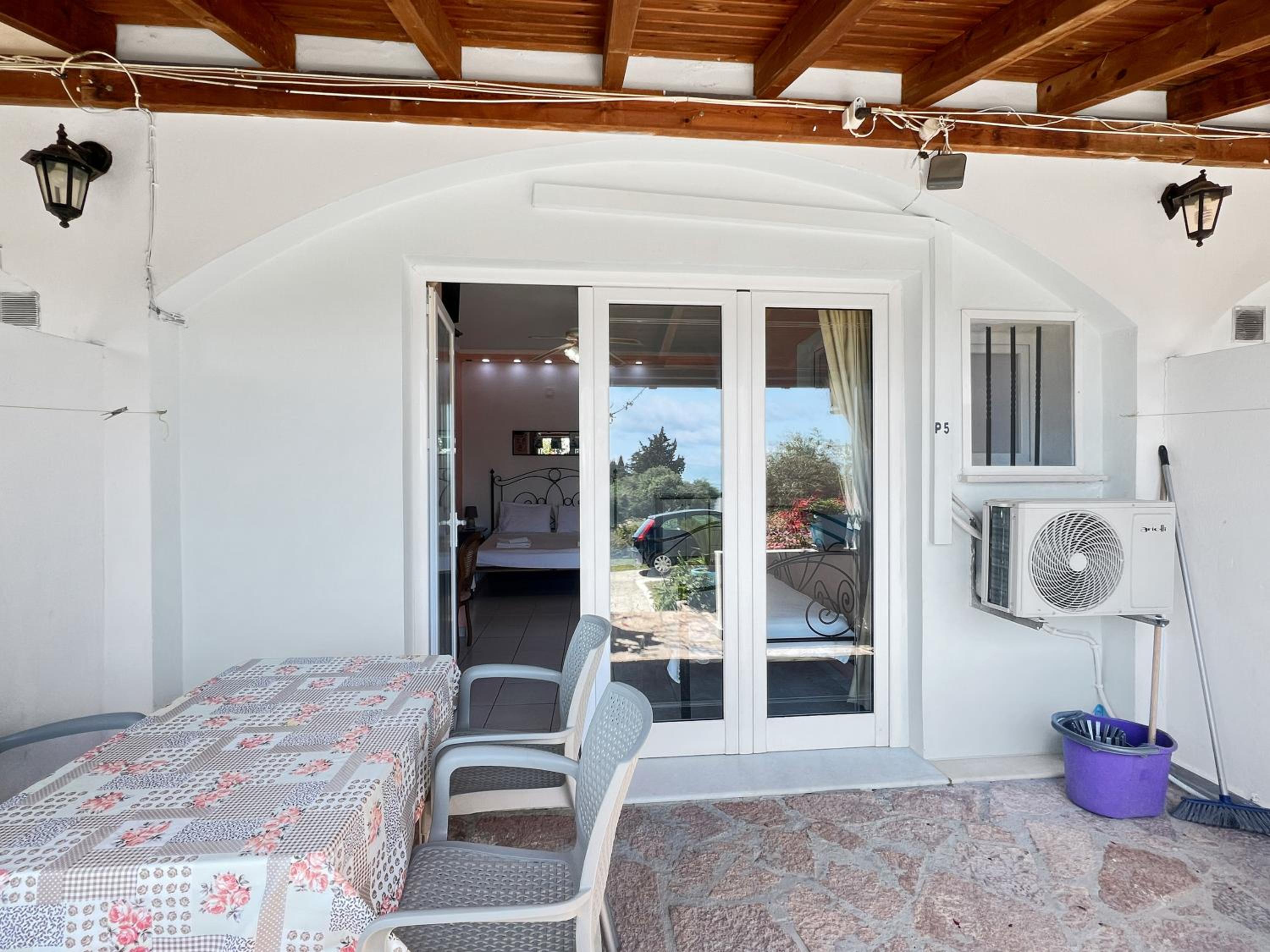 Large Studio with Sea View - Photo 6