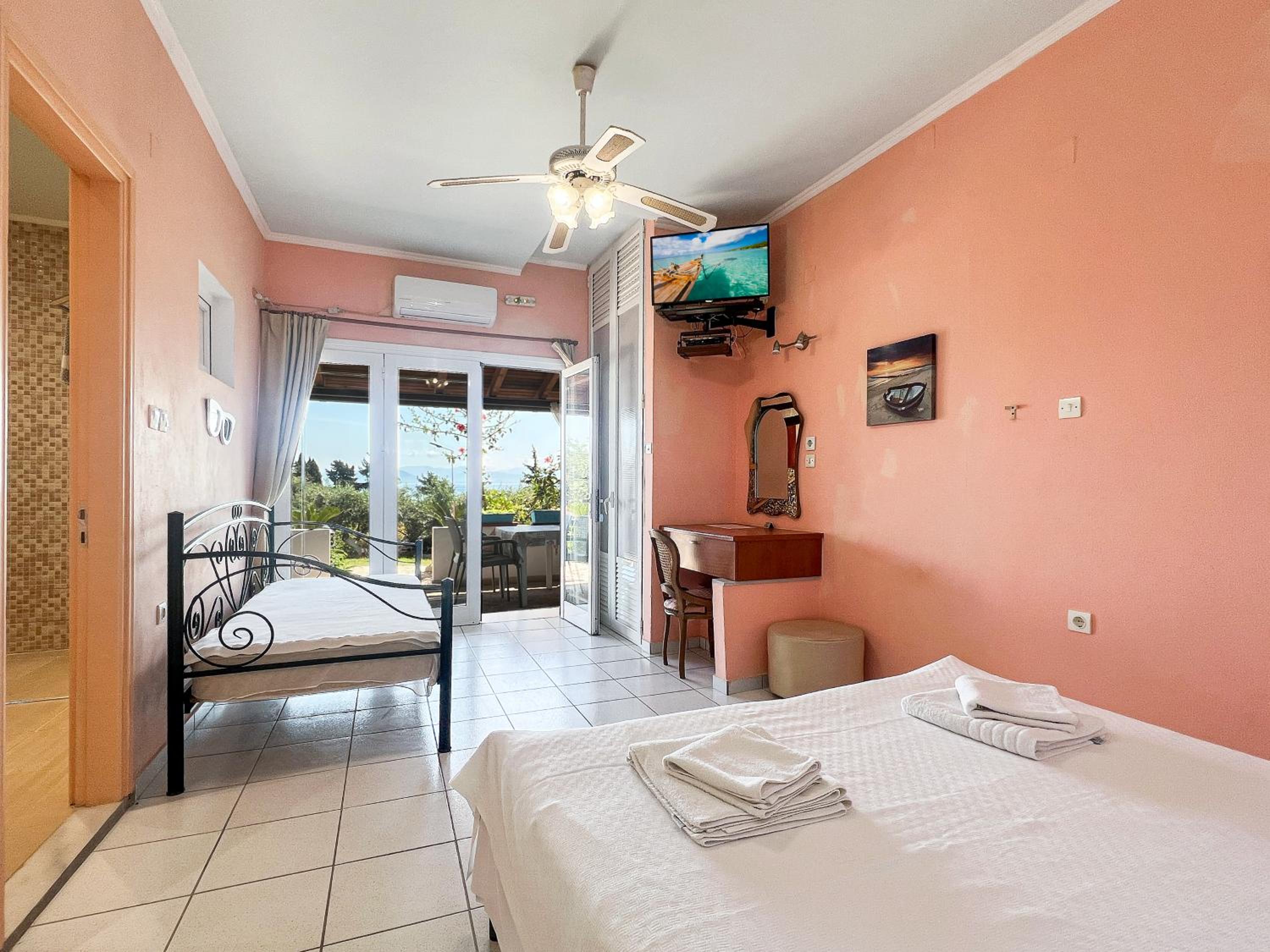 Large Studio with Sea View - Photo 2
