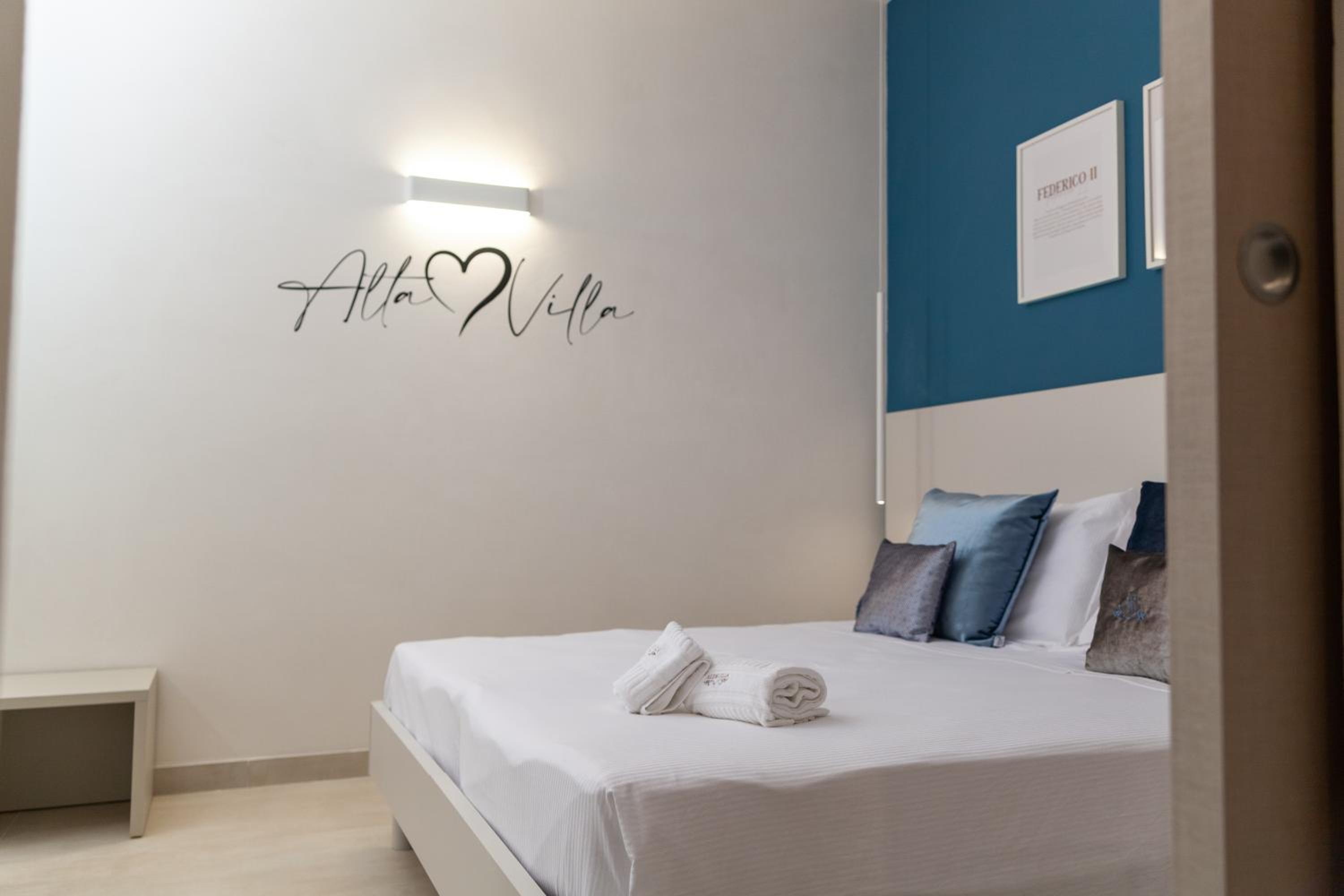 Deluxe Double Room with Extra Bed photo 2