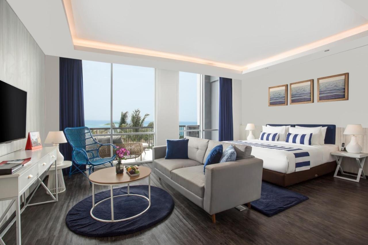 Grand Deluxe King Room - Photo 1