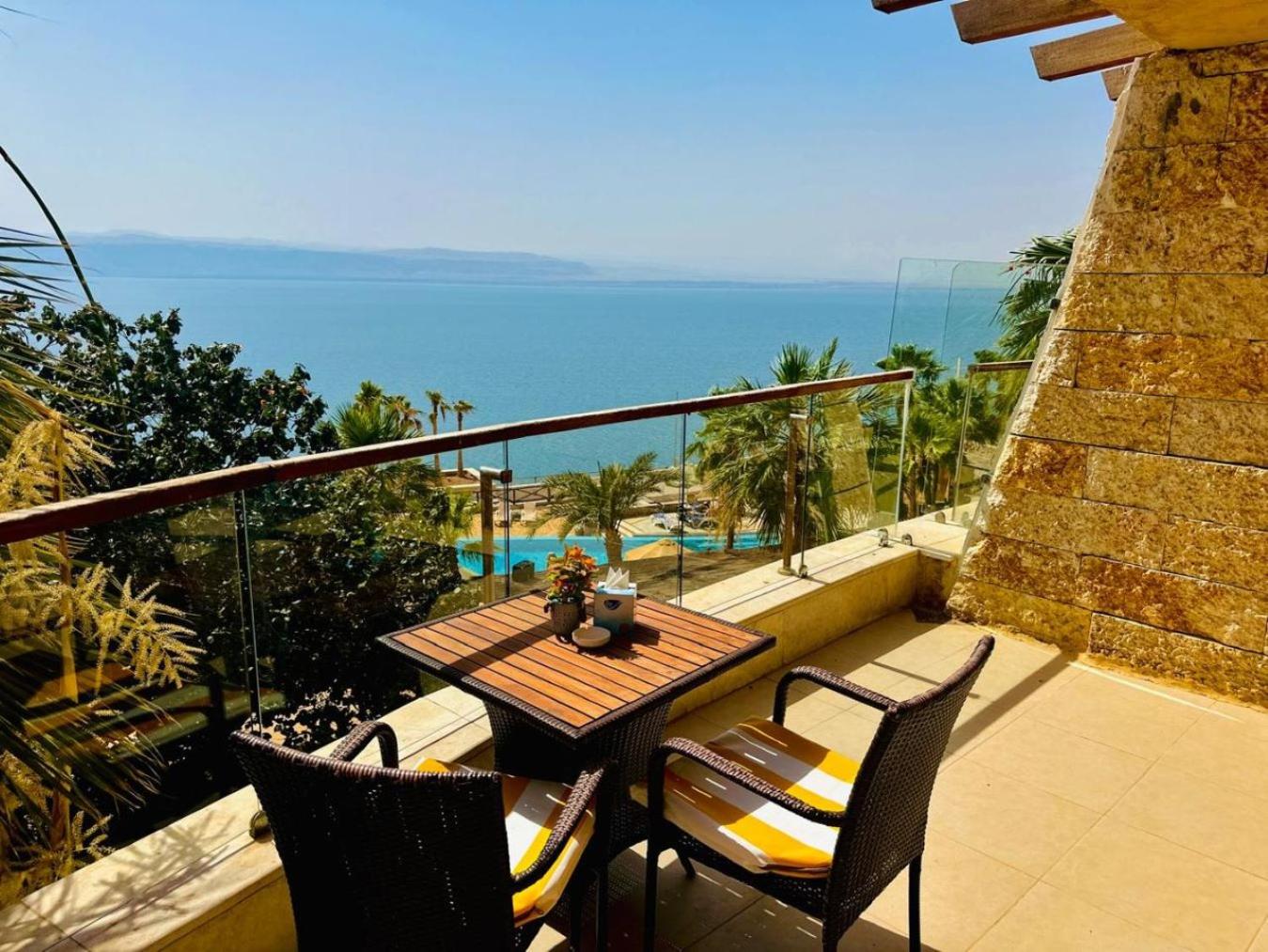 Standard Twin Room with Sea View - Photo 2