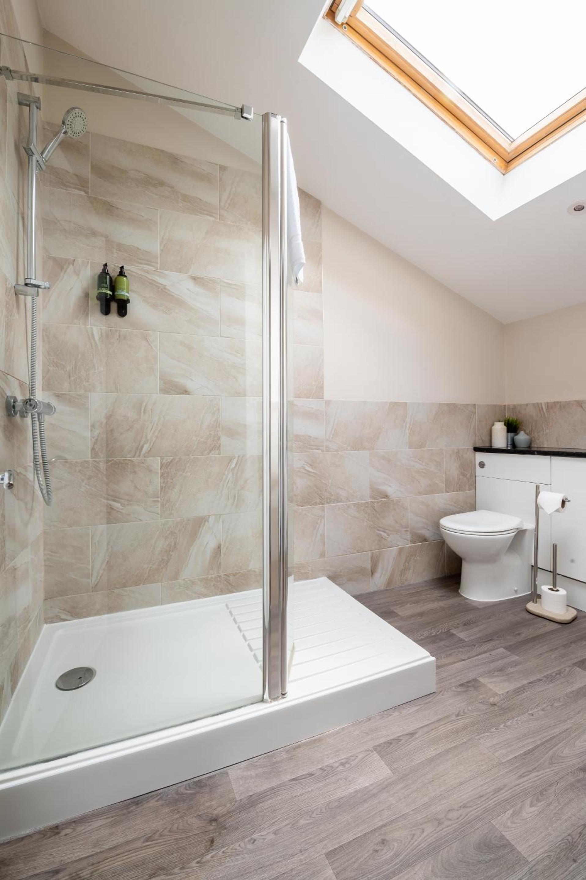 Superior Quadruple Room - Photo 12