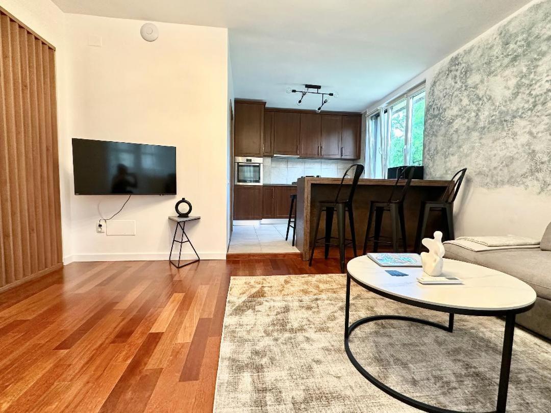 One-Bedroom Apartment with Garden View photo 1