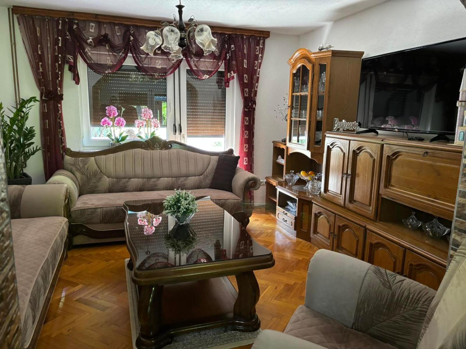 Villa photo 3