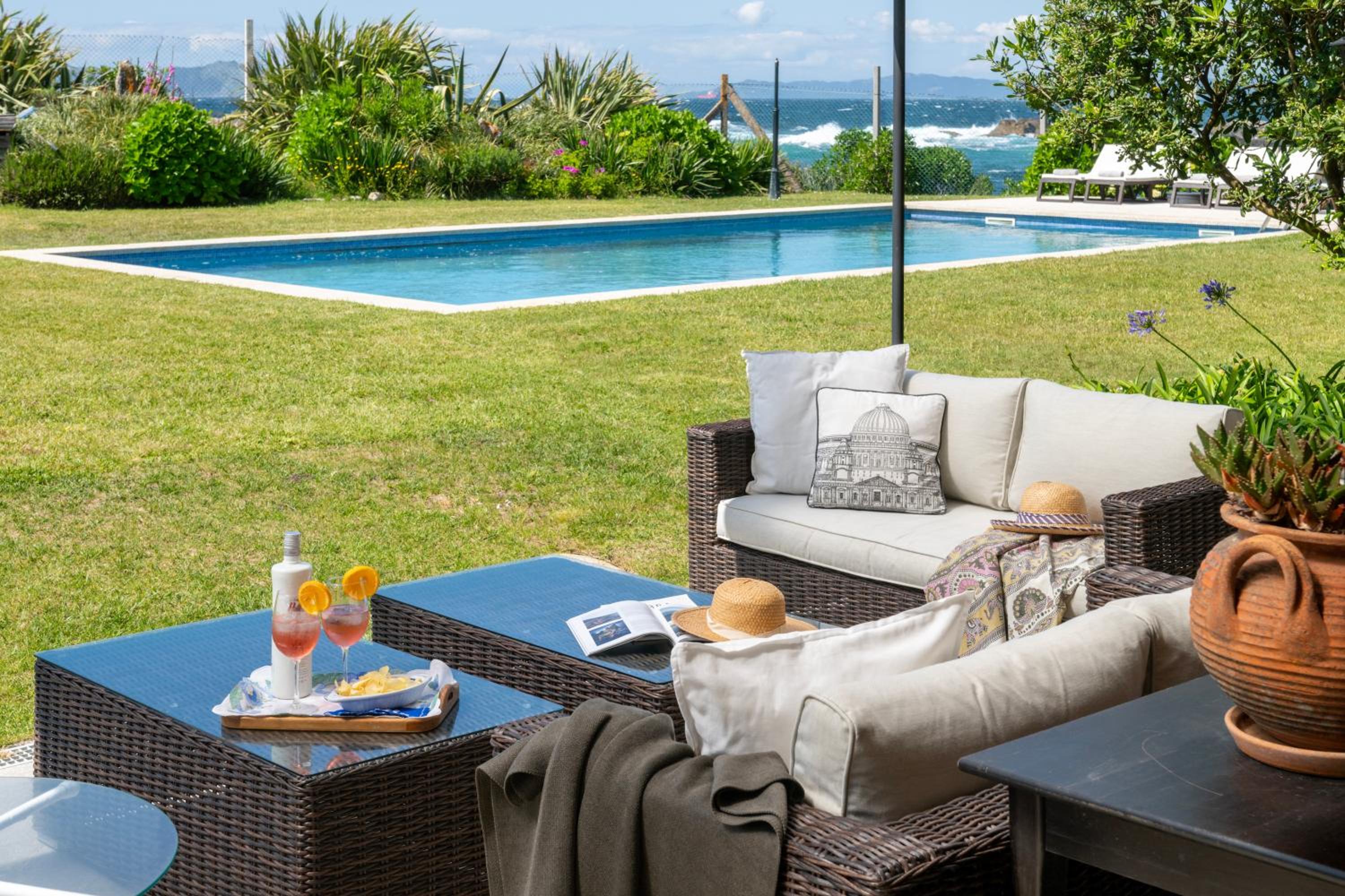 Villa photo 3