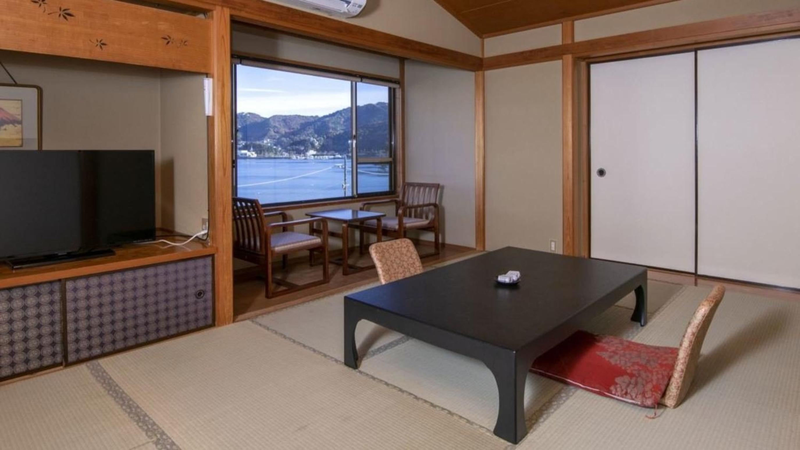 Family Room with Side Sea View