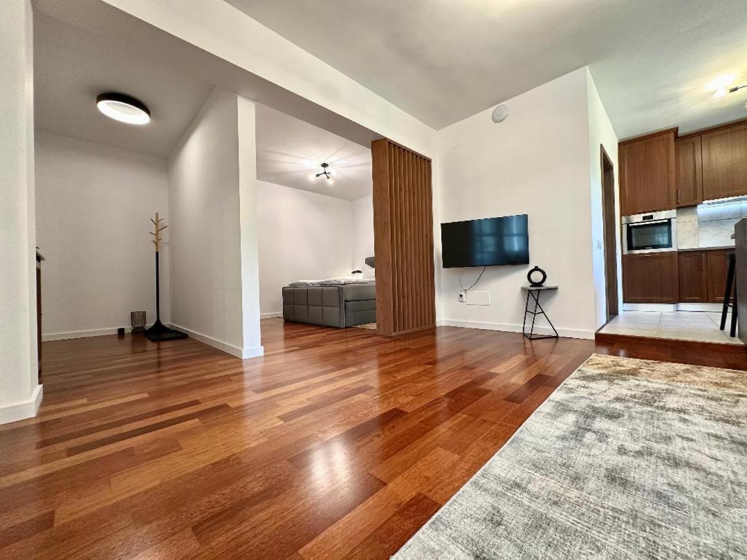 One-Bedroom Apartment with Garden View photo 3