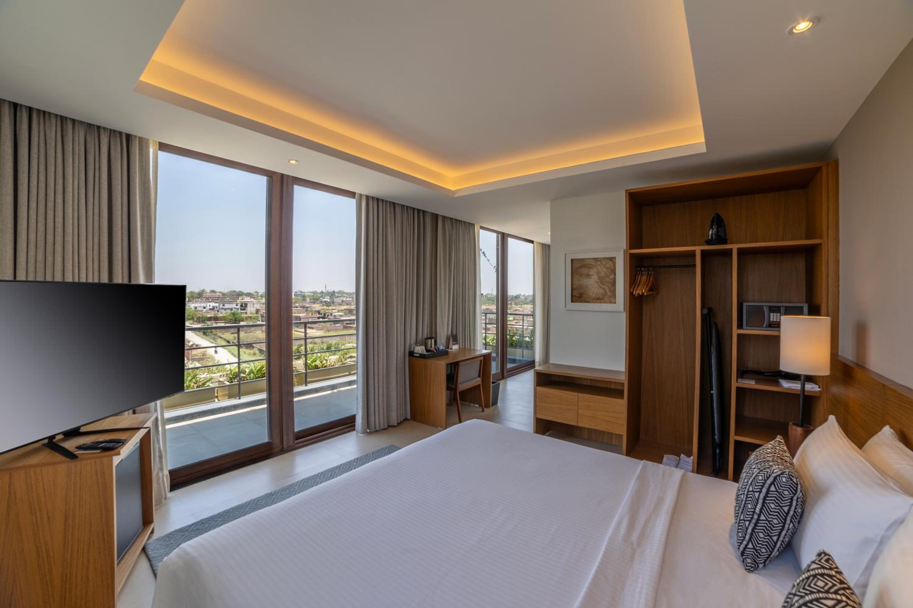 King Room with Balcony including 15% off on Spa and F&B - Photo 4