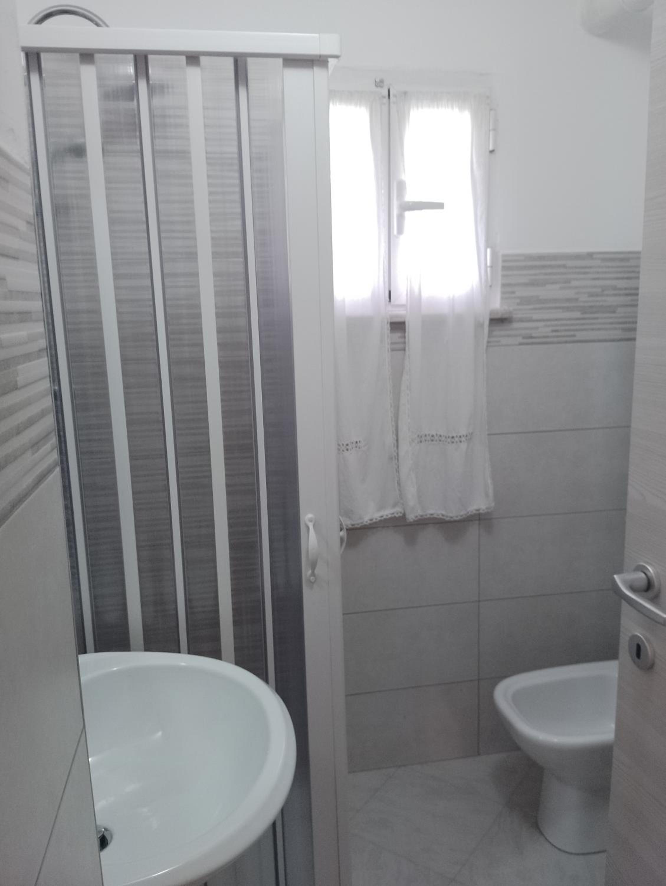 Triple Room with Private Bathroom - Photo 7