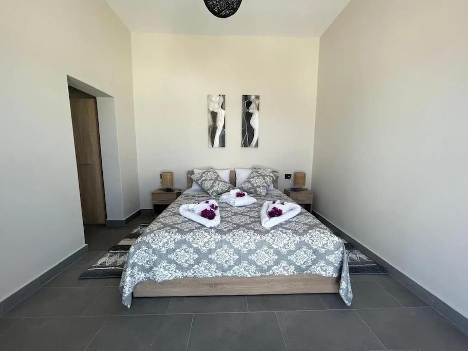 Three-Bedroom House photo 1