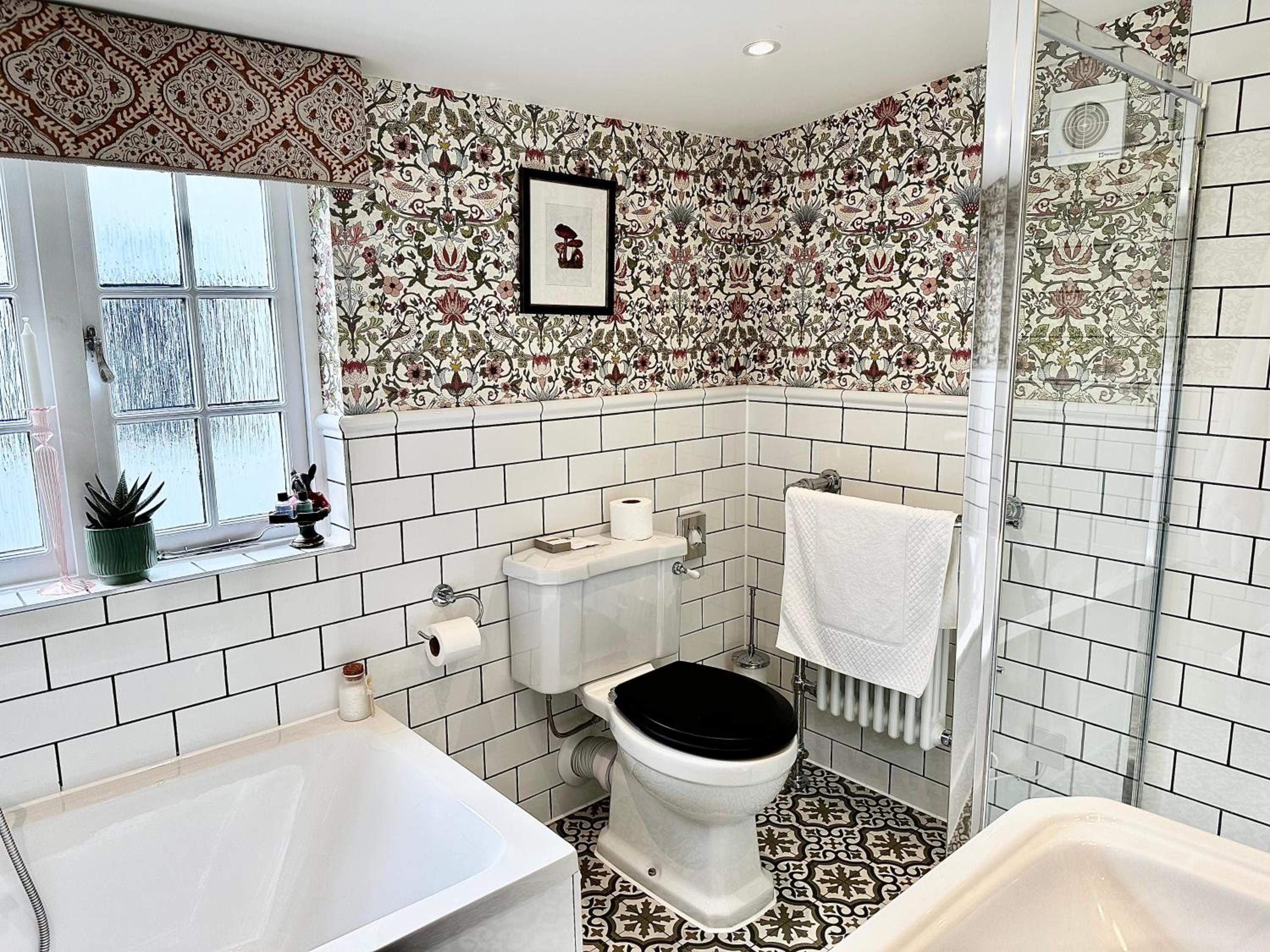 Deluxe Double Room (2 Adults + 1 Child) photo 1