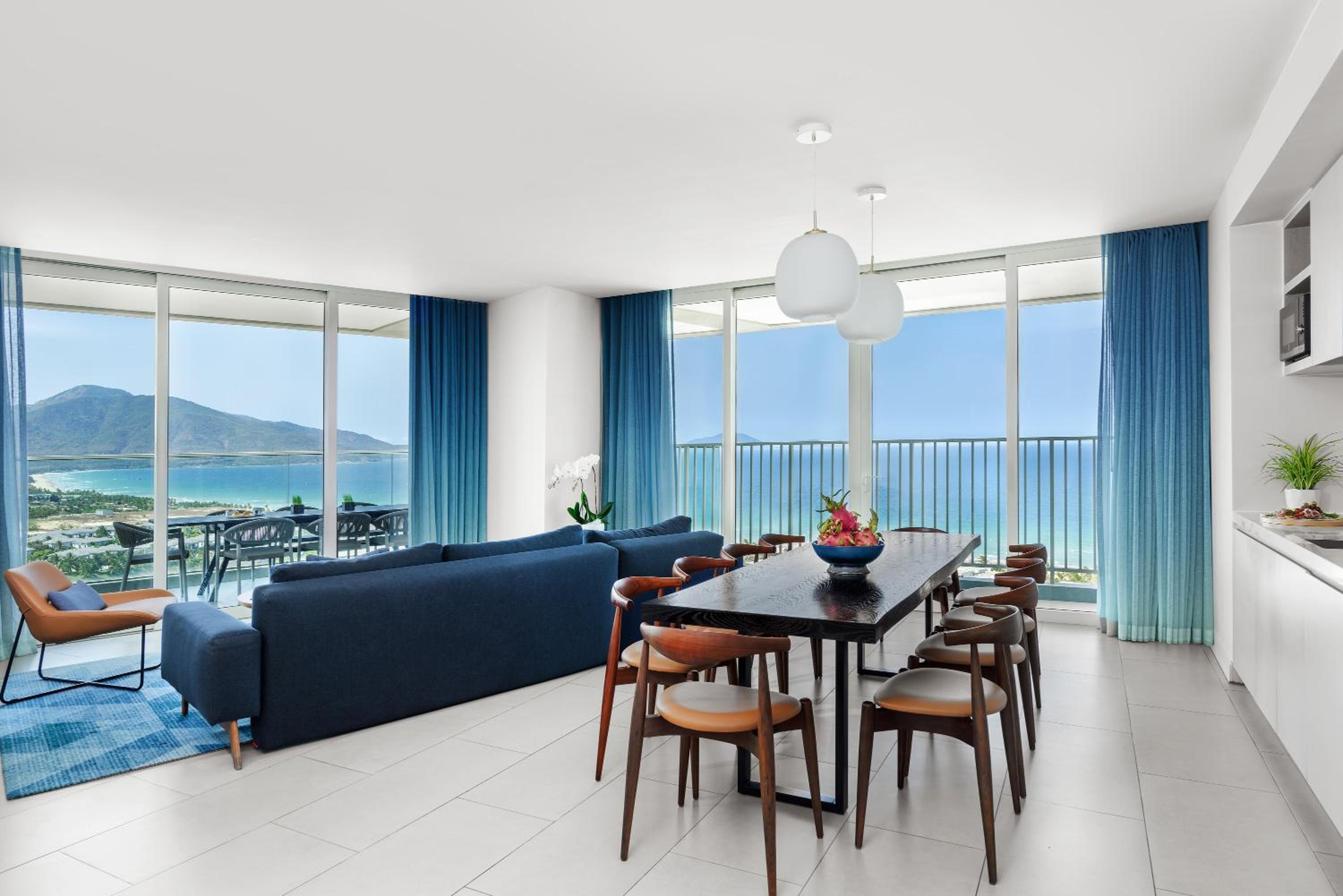 3 Bedroom Suite with Terrace Panoramic Ocean View - 2 Kings & 1 Twin - Photo 3