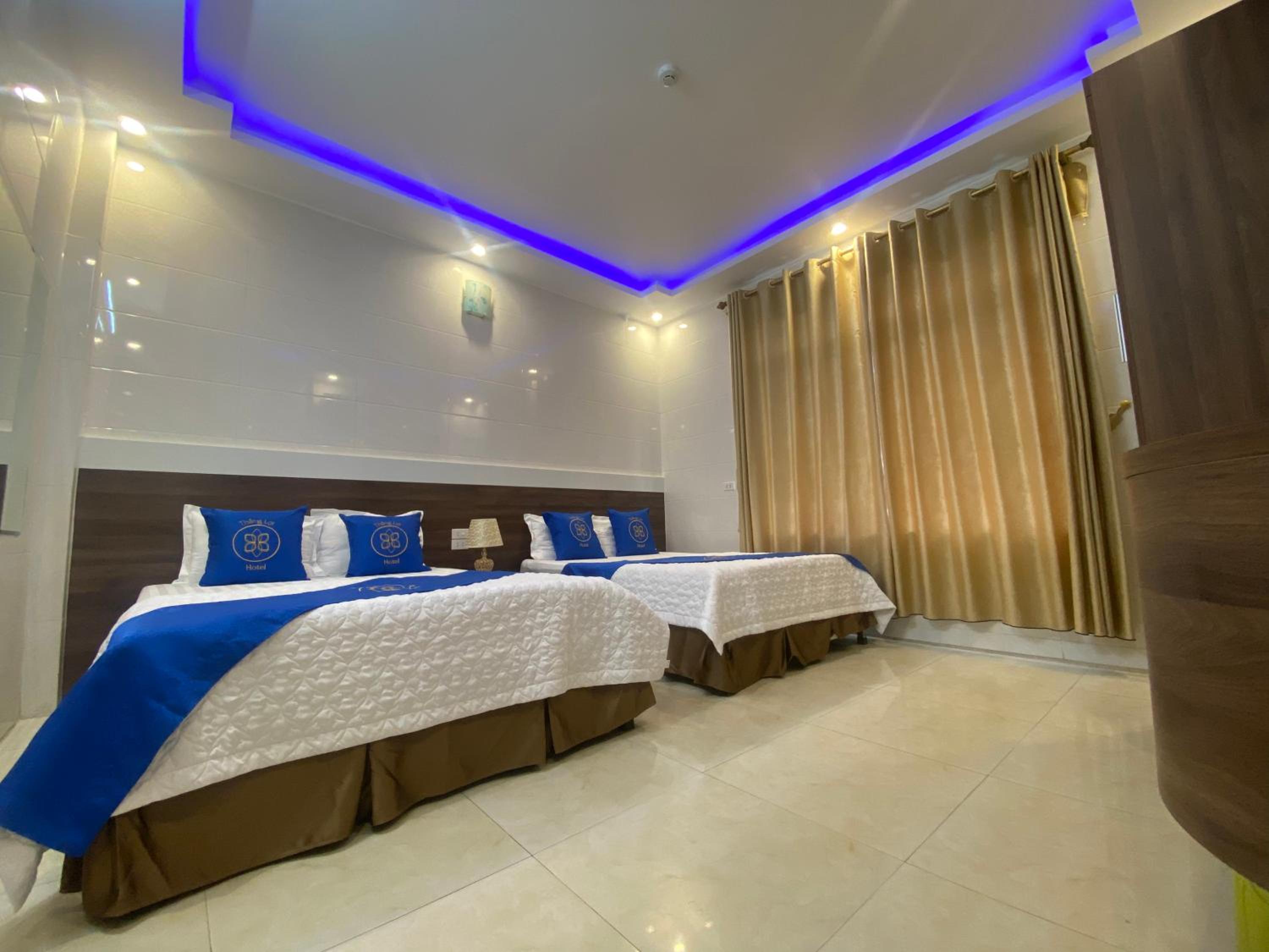 Double Room with Two Double Beds photo 2