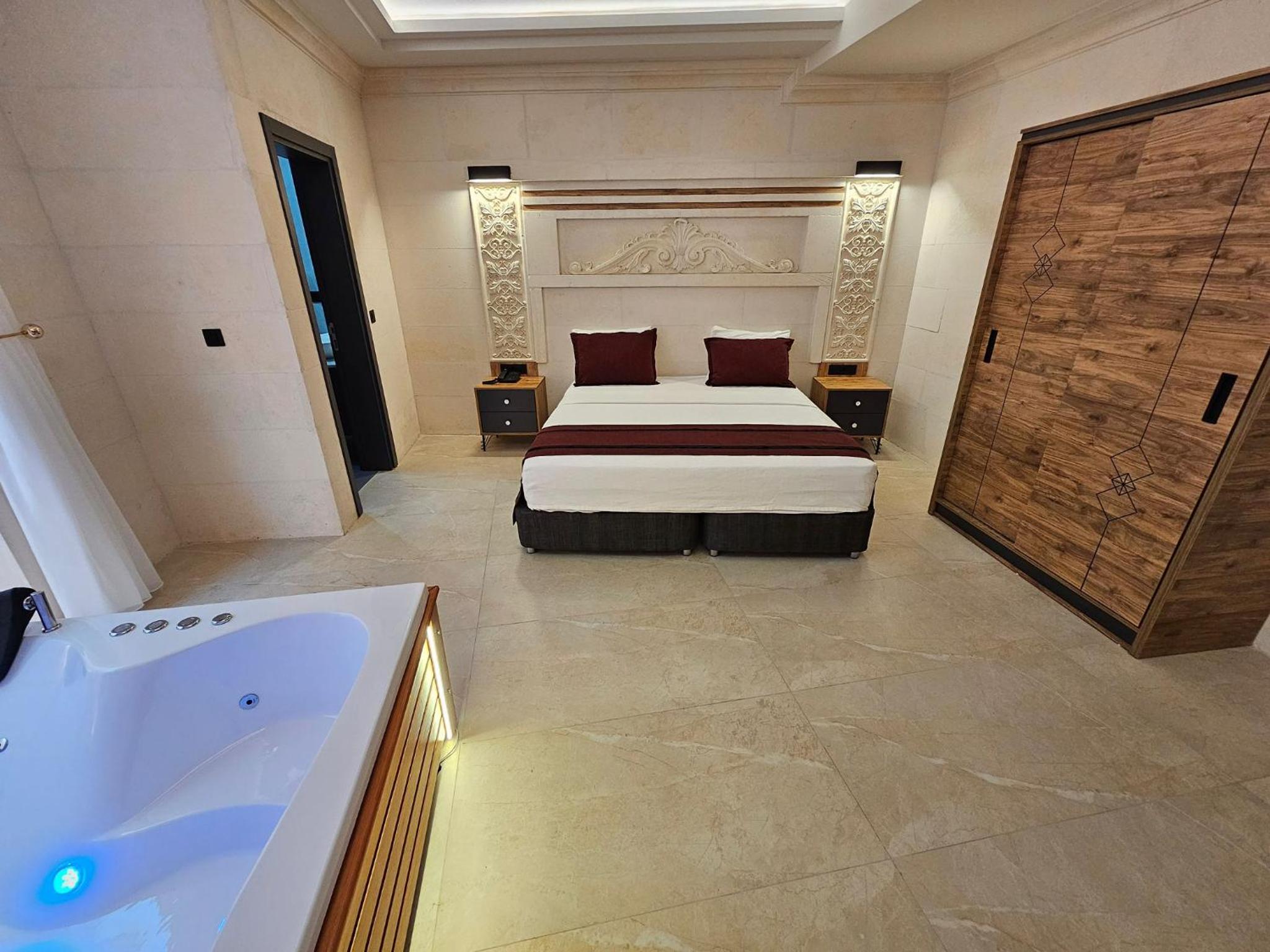 King Suite photo 2