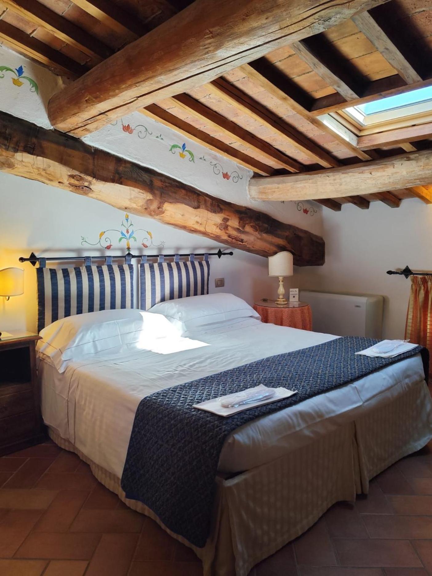 Attic Junior Suite photo 2