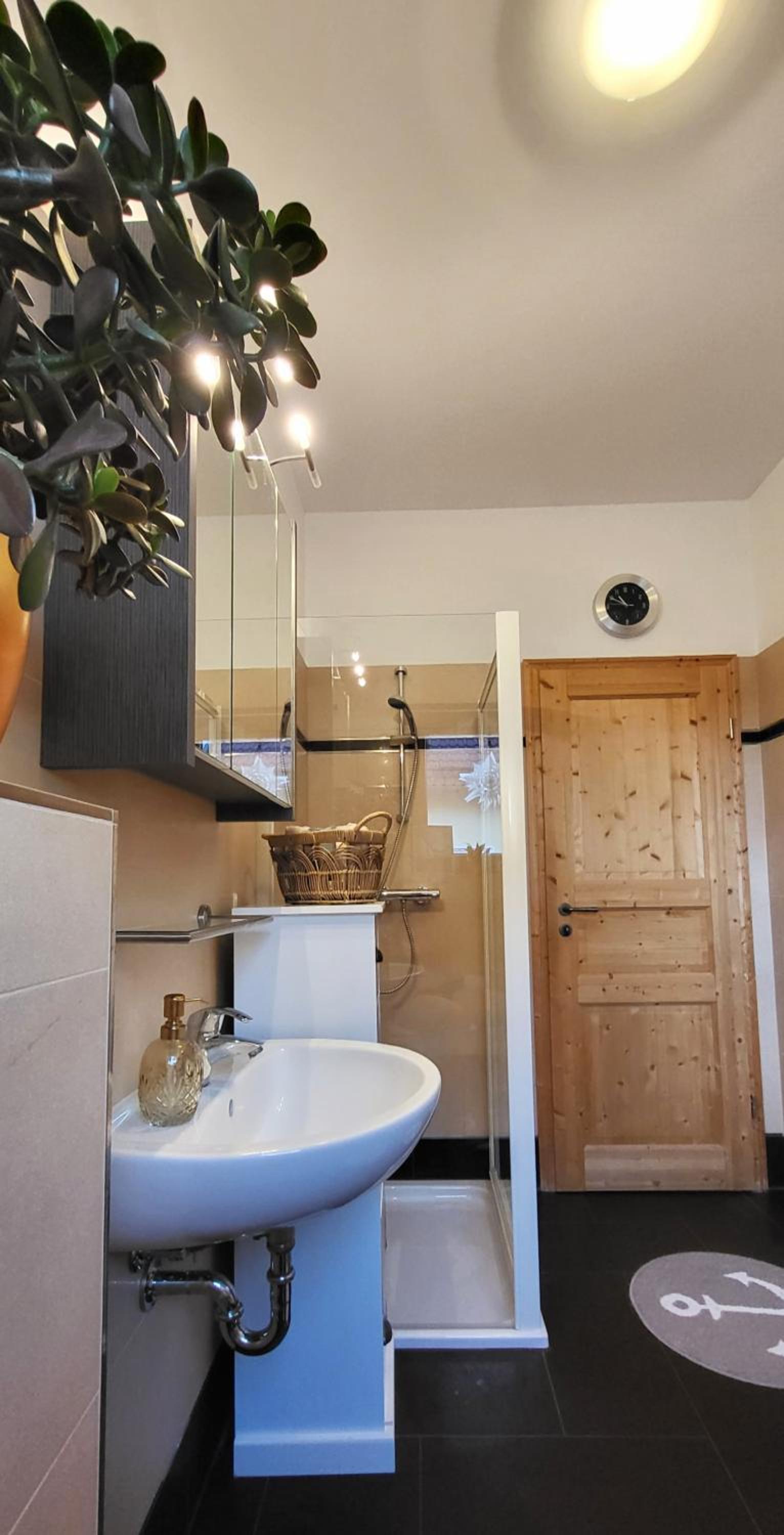 Three-Bedroom House photo 2