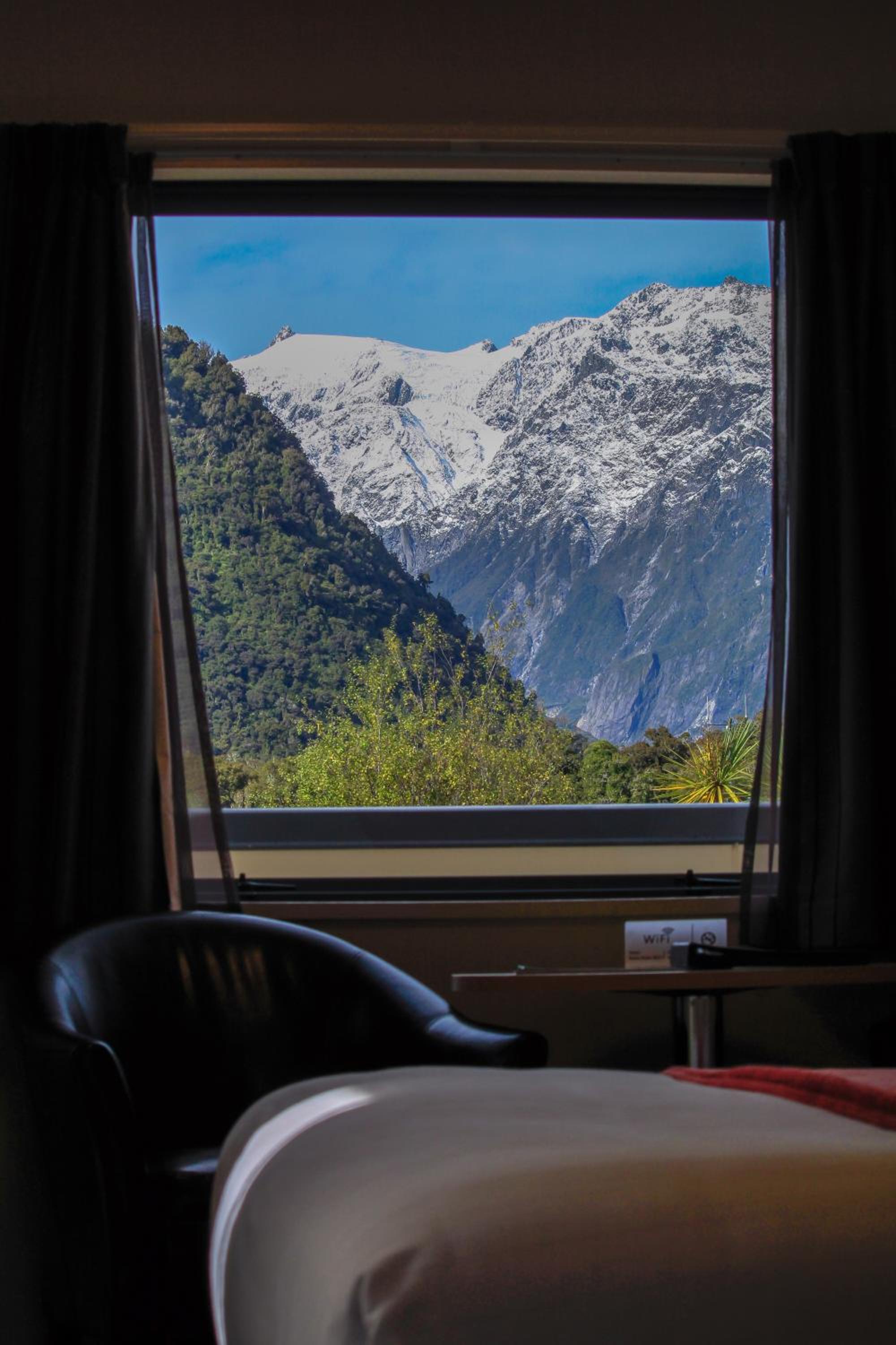 Studio with Mountain View - Photo 7