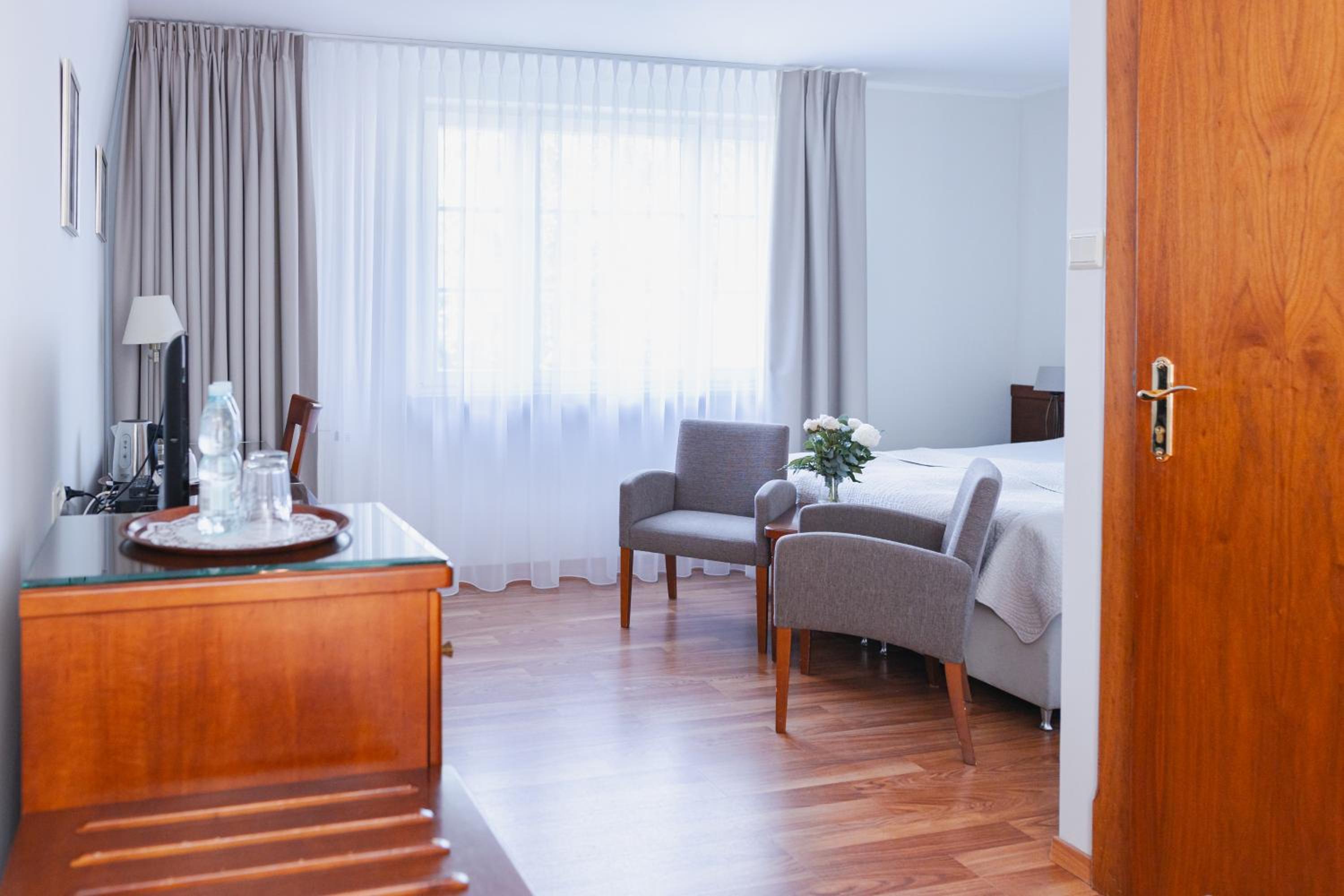 Double Room - Photo 6