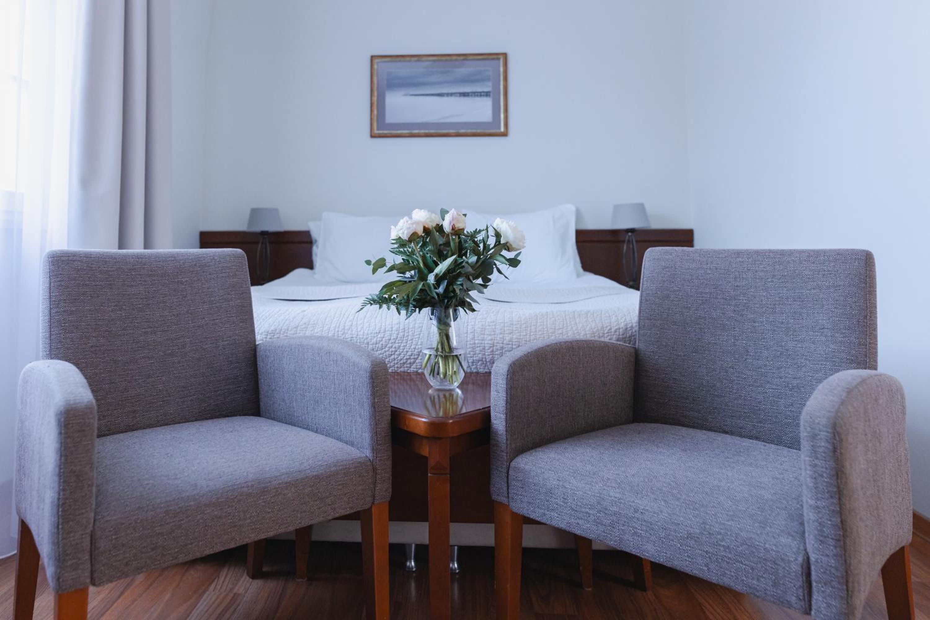 Double Room - Photo 7